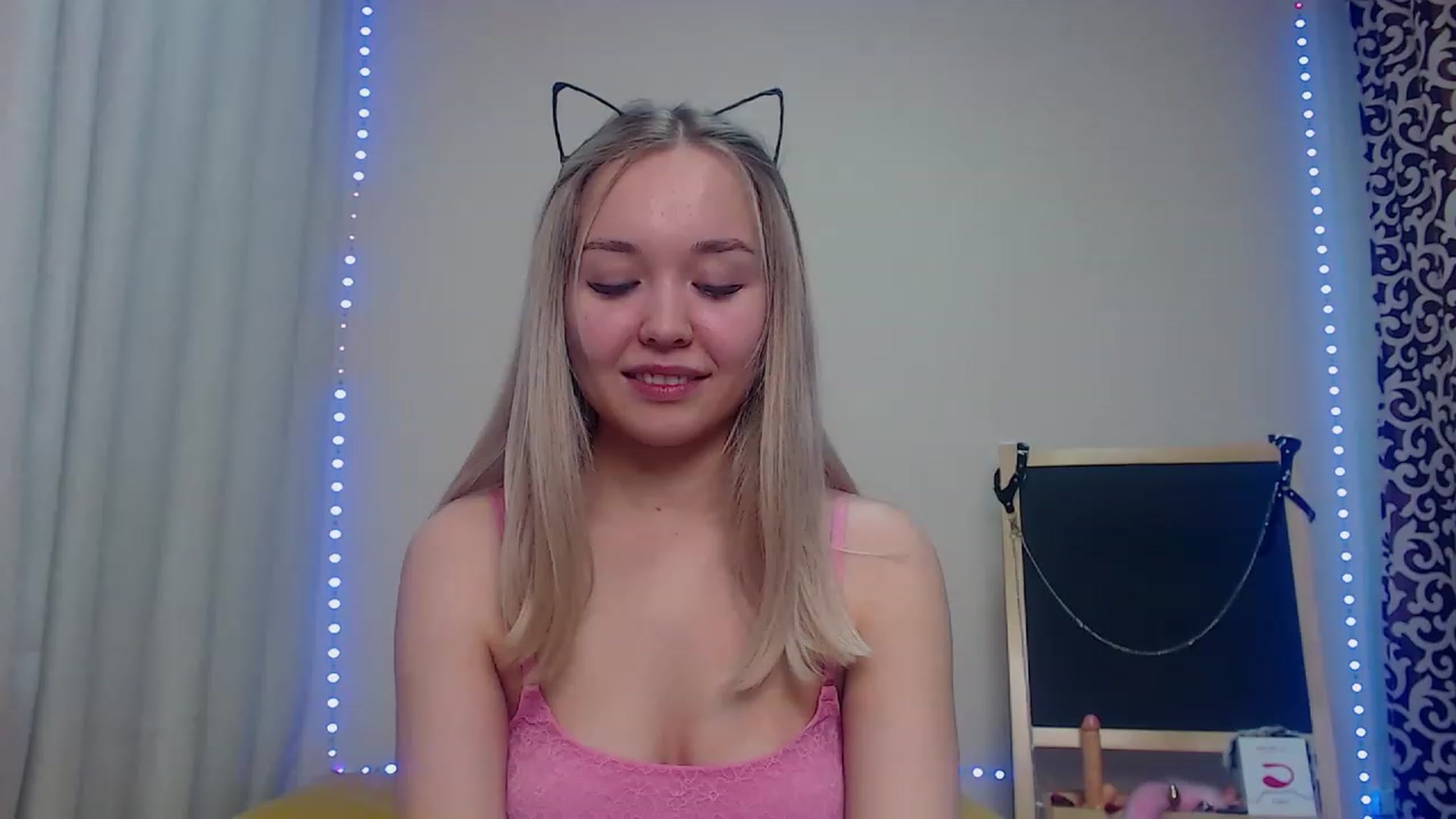 Gallery image thumbnail from HollyMich's myfreecams stream on, 12/10/2022, 09:11 image 19 of 20