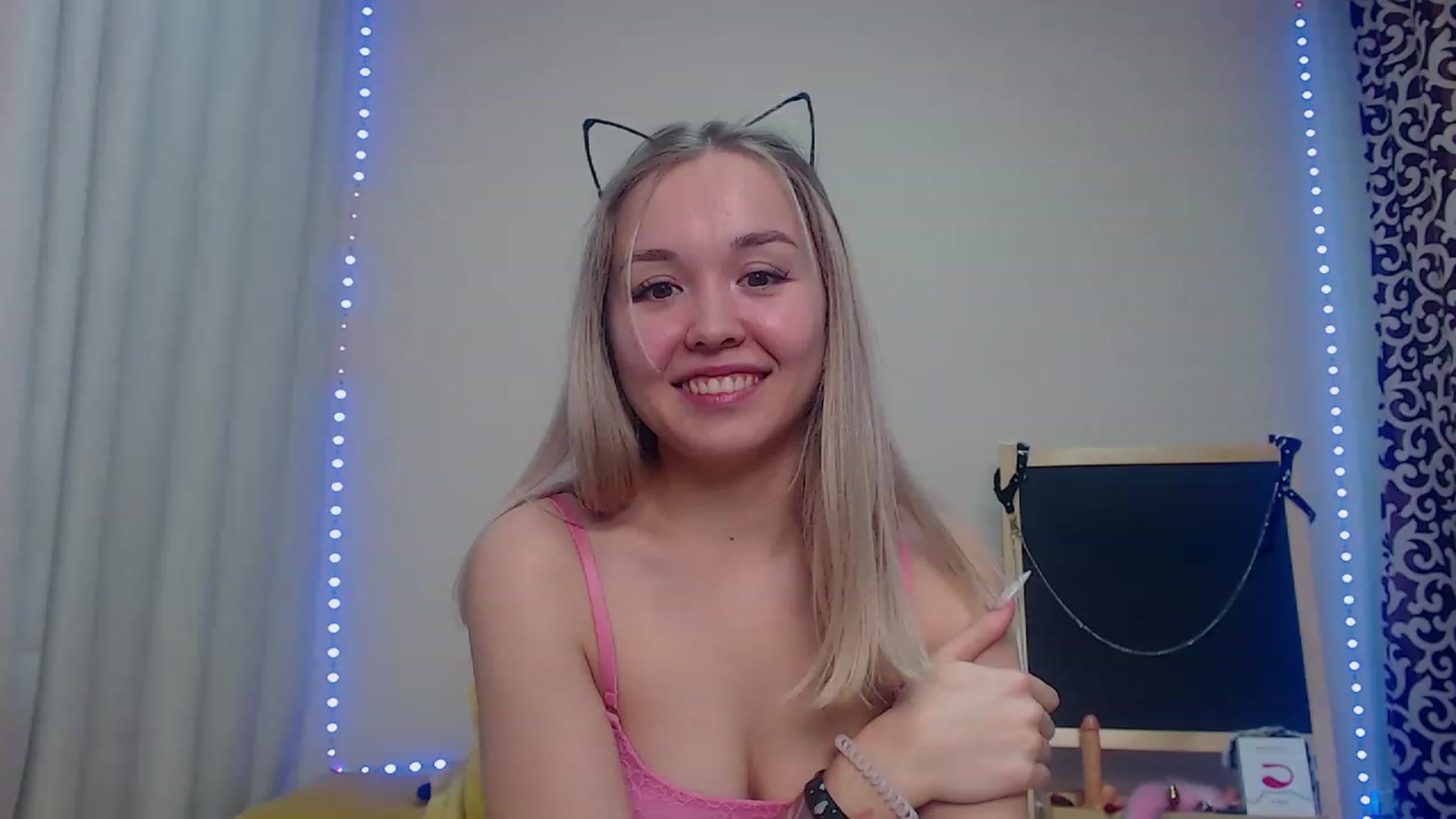Gallery image thumbnail from HollyMich's myfreecams stream on, 12/10/2022, 09:11 image 20 of 20