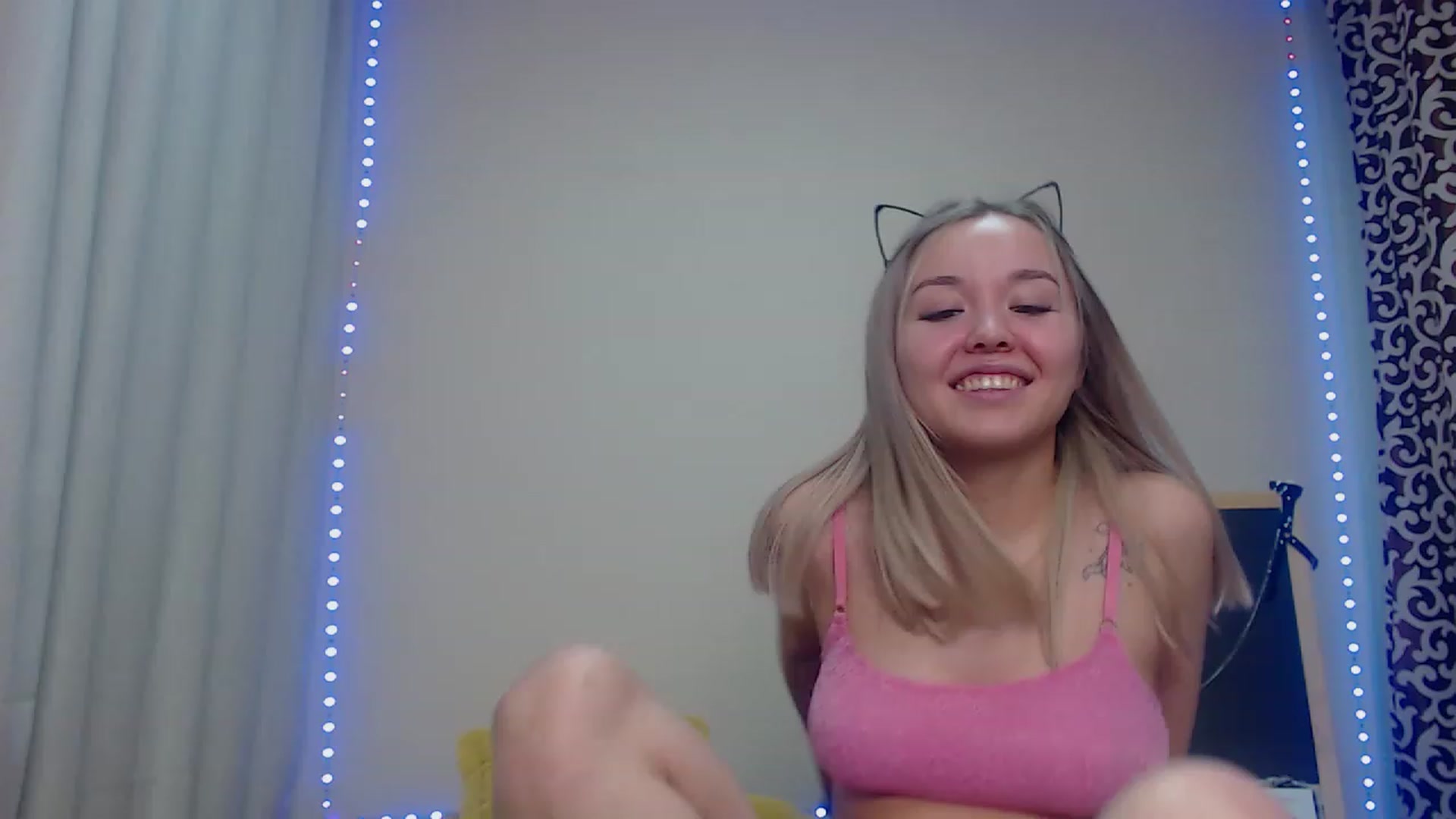 Gallery image thumbnail from HollyMich's myfreecams stream on, 12/10/2022, 09:11 image 15 of 20