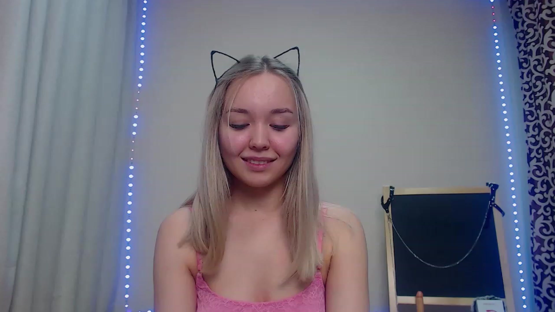 Gallery image thumbnail from HollyMich's myfreecams stream on, 12/10/2022, 09:11 image 12 of 20