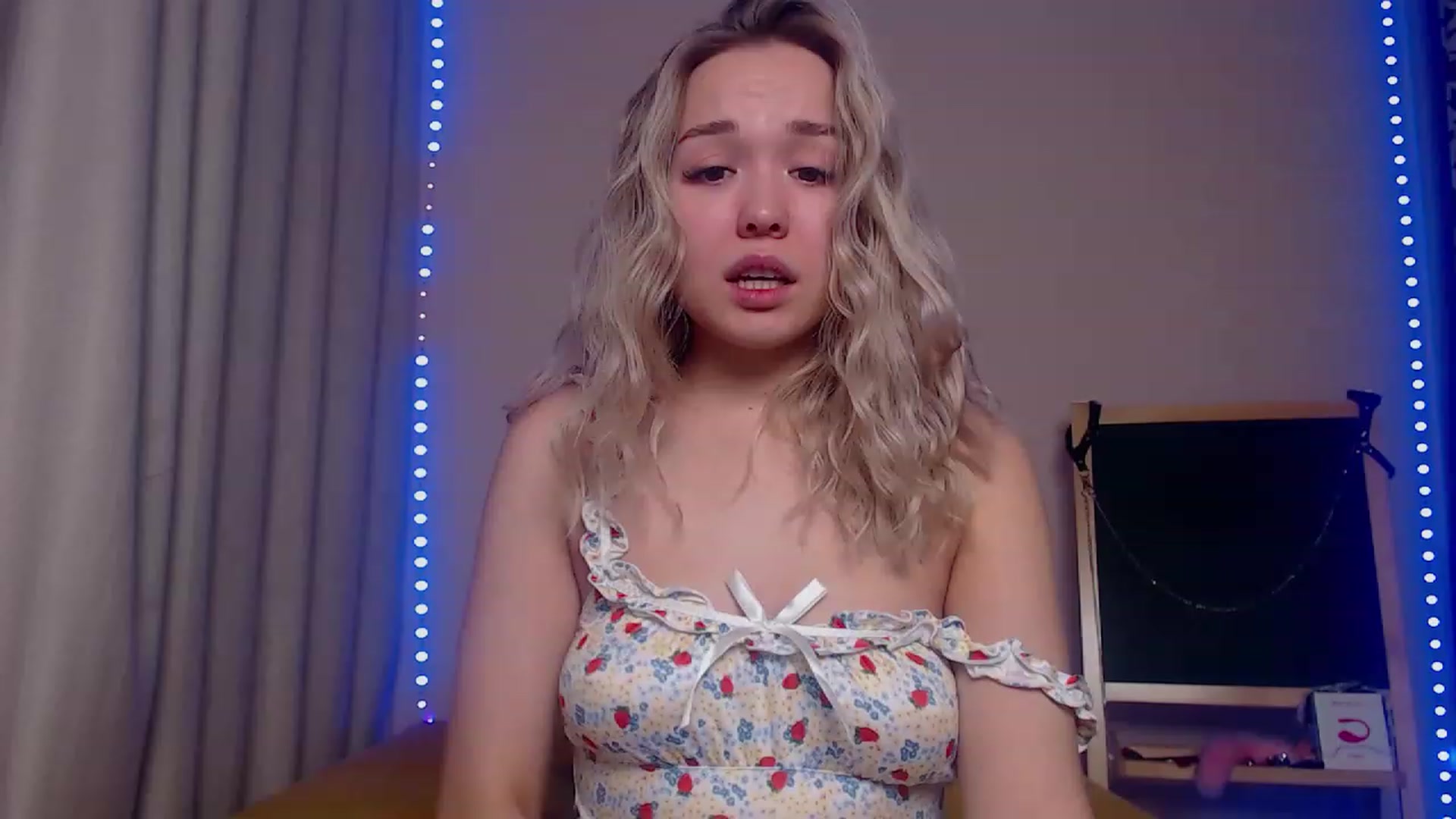 Gallery image thumbnail from HollyMich's myfreecams stream on, 12/11/2022, 08:34 image 5 of 20