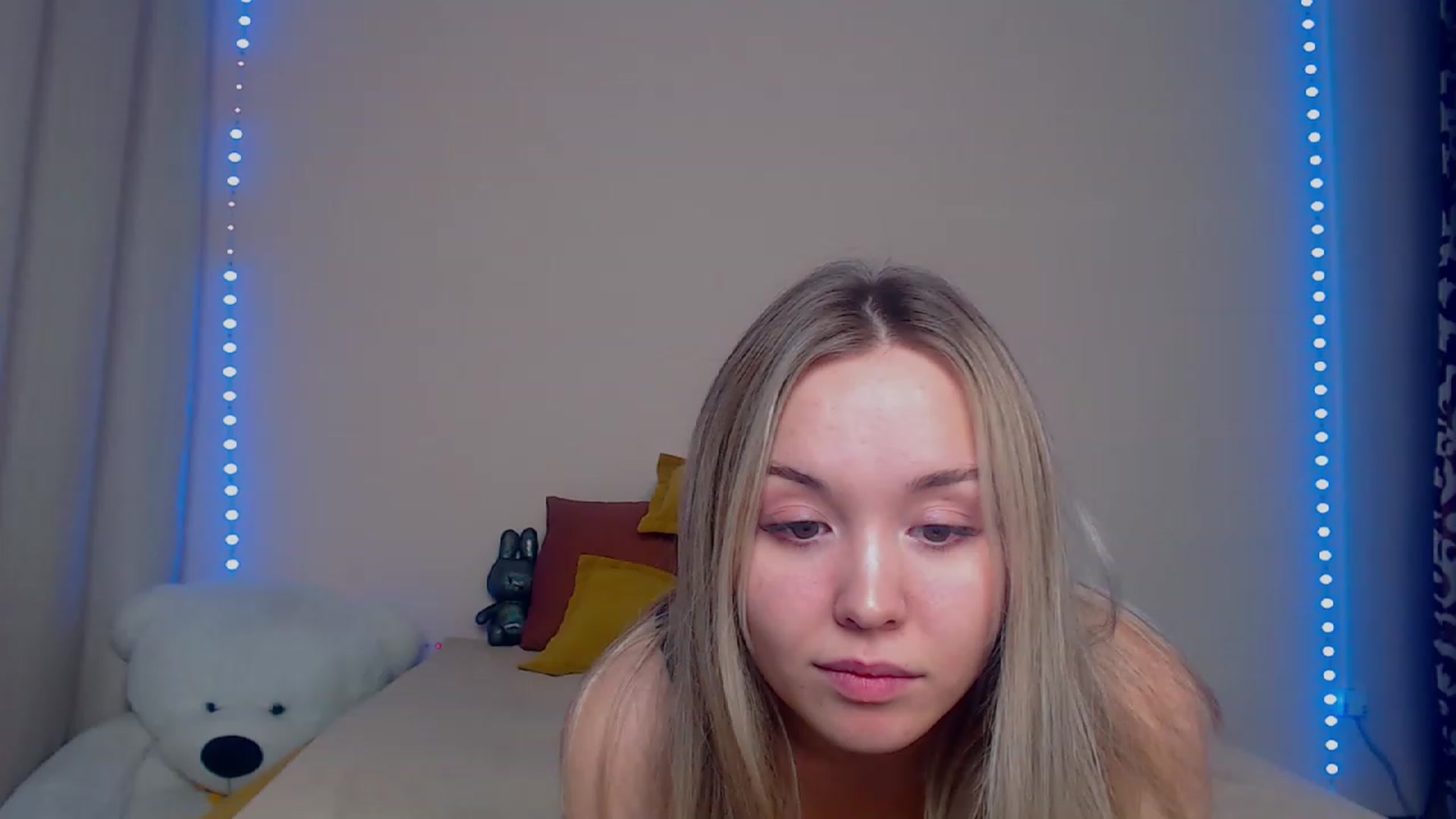 Gallery image thumbnail from HollyMich's myfreecams stream on, 12/24/2022, 09:34 image 5 of 20