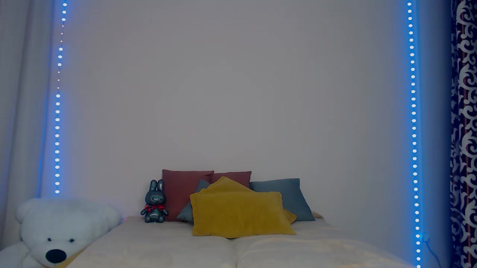 Gallery image thumbnail from HollyMich's myfreecams stream on, 12/25/2022, 04:28 image 11 of 20