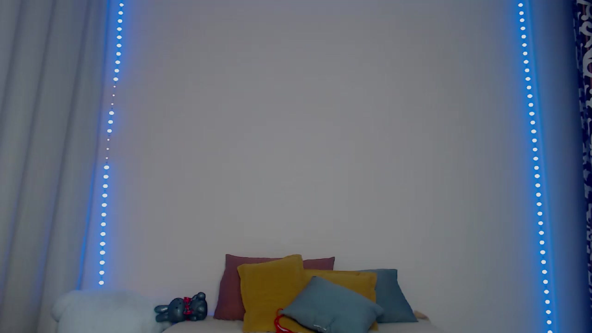 Gallery image thumbnail from HollyMich's myfreecams stream on, 12/25/2022, 06:42 image 12 of 20