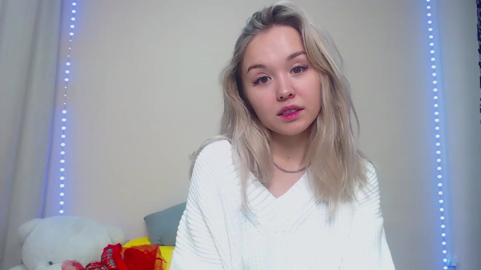 Gallery image thumbnail from HollyMich's myfreecams stream on, 12/26/2022, 05:57 image 2 of 20