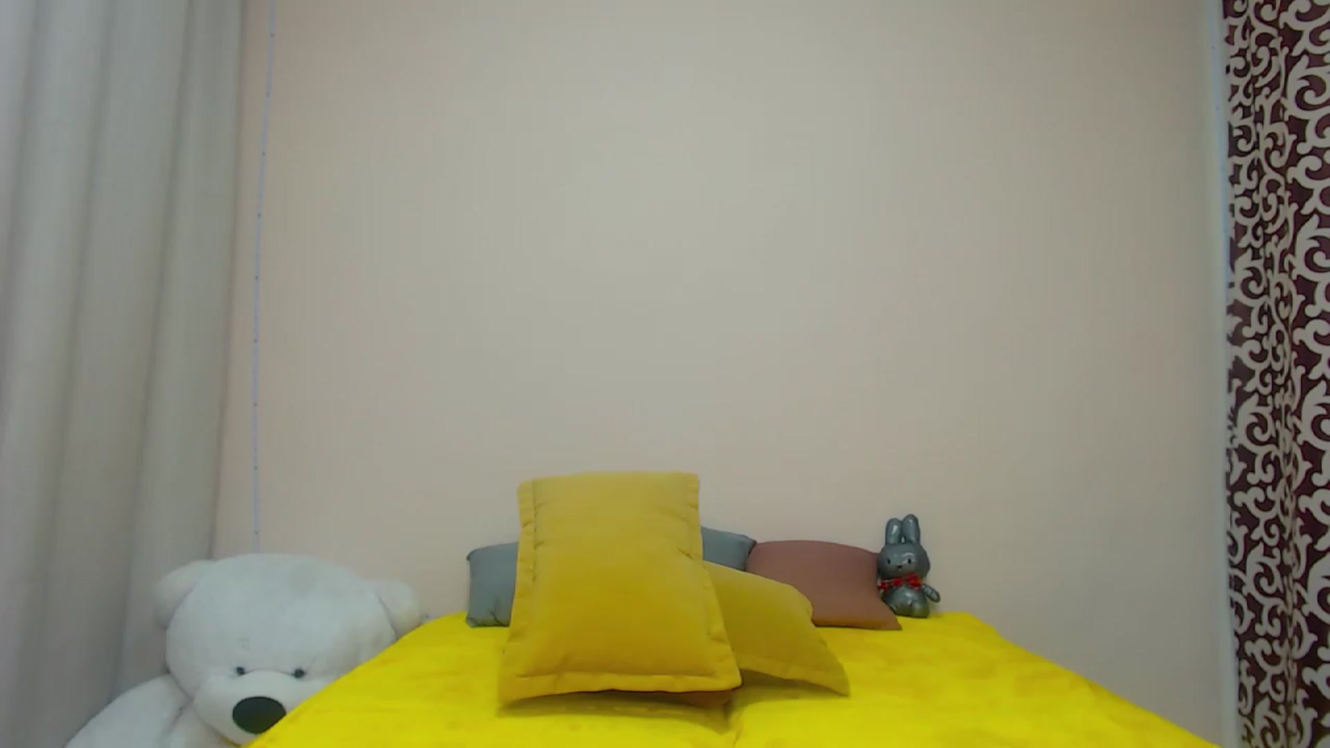 Gallery image thumbnail from HollyMich's myfreecams stream on, 12/29/2022, 08:03 image 11 of 20