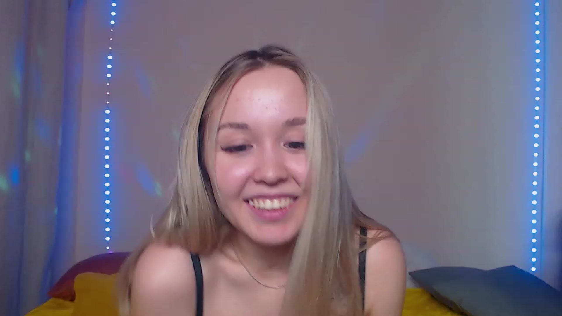 Gallery image thumbnail from HollyMich's myfreecams stream on, 01/26/2023, 08:24 image 12 of 20
