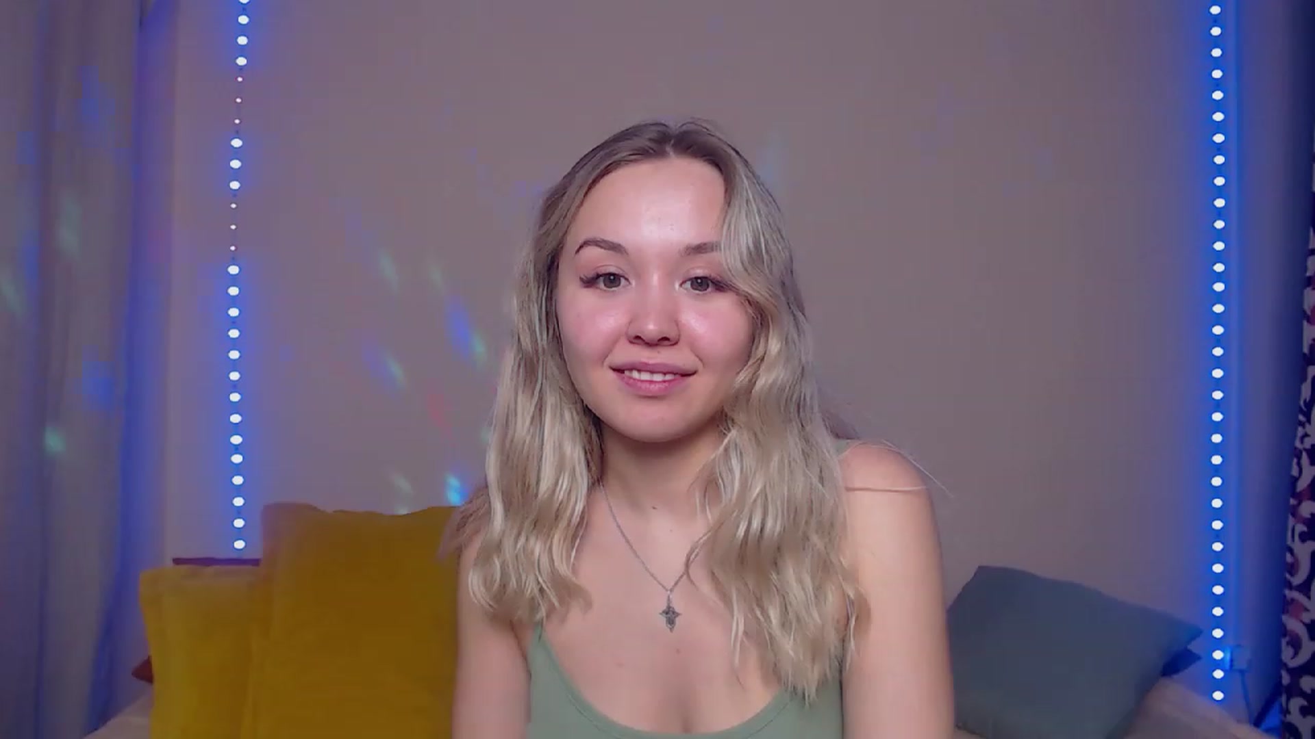 Gallery image thumbnail from HollyMich's myfreecams stream on, 02/02/2023, 08:31 image 12 of 20