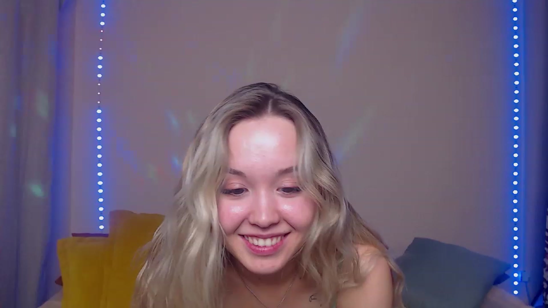 Gallery image thumbnail from HollyMich's myfreecams stream on, 02/02/2023, 08:31 image 18 of 20