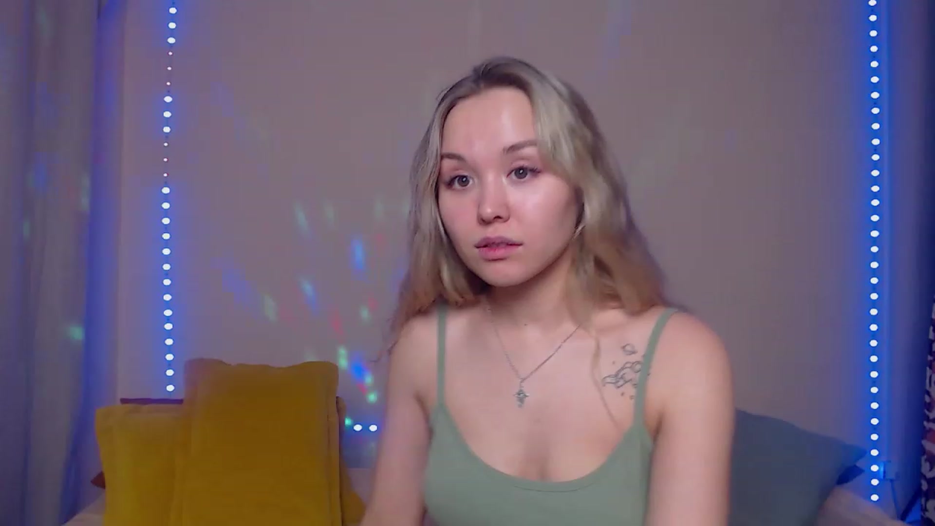 Gallery image thumbnail from HollyMich's myfreecams stream on, 02/02/2023, 08:31 image 9 of 20