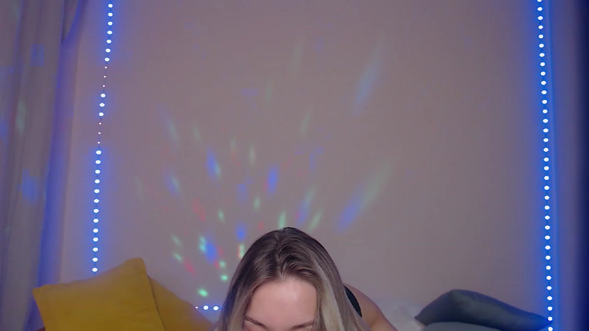 Gallery image thumbnail from HollyMich's myfreecams stream on, 02/06/2023, 08:15 image 3 of 20