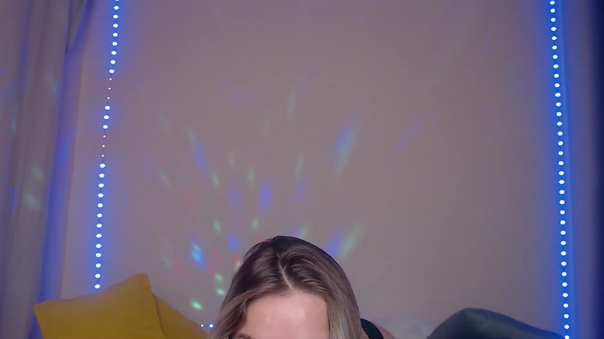 Gallery image thumbnail from HollyMich's myfreecams stream on, 02/06/2023, 08:15 image 11 of 20