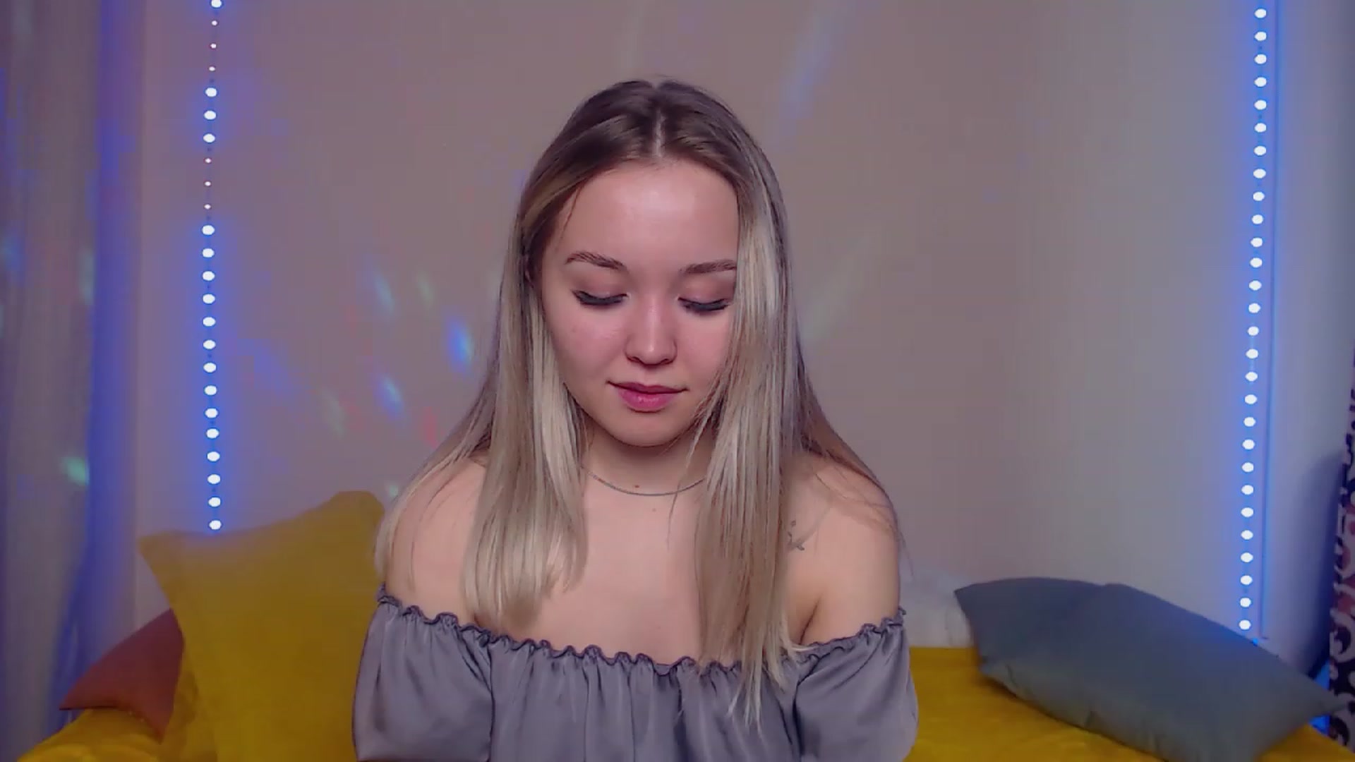 Gallery image thumbnail from HollyMich's myfreecams stream on, 02/11/2023, 09:07 image 16 of 20