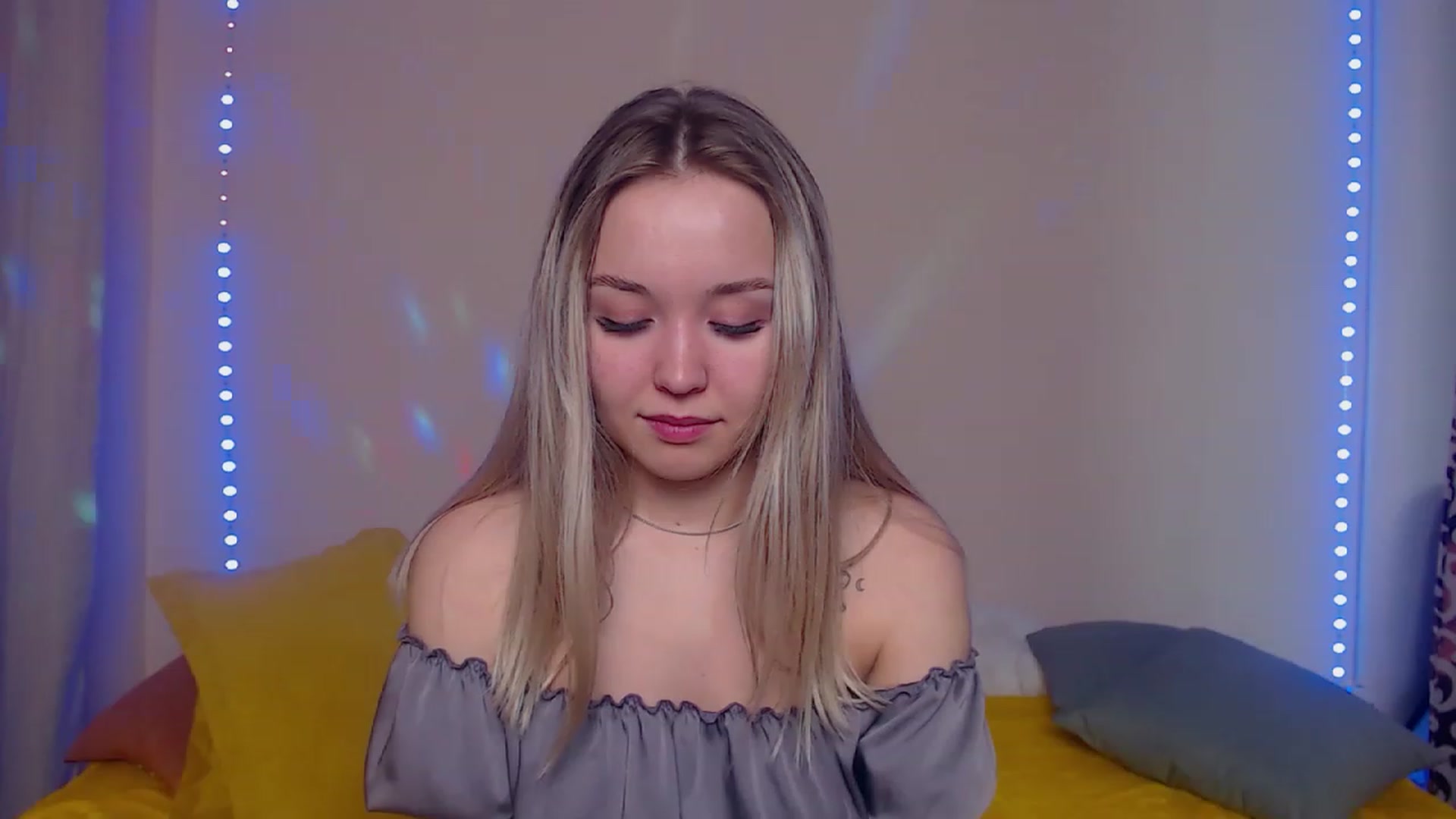 Gallery image thumbnail from HollyMich's myfreecams stream on, 02/11/2023, 09:07 image 15 of 20