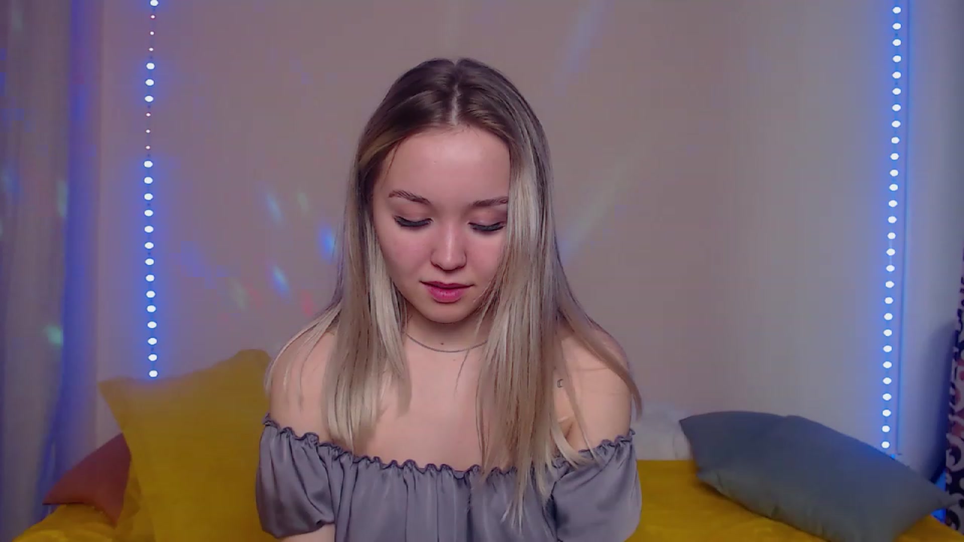 Gallery image thumbnail from HollyMich's myfreecams stream on, 02/11/2023, 09:07 image 17 of 20