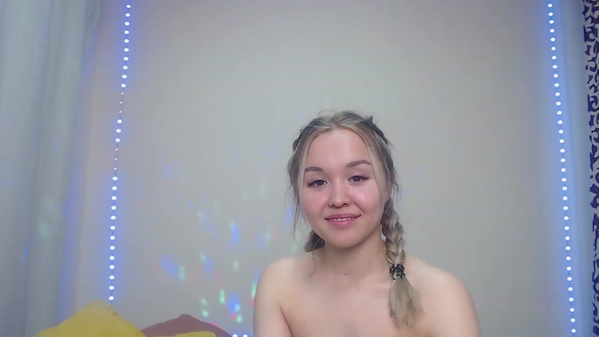 Gallery image thumbnail from HollyMich's myfreecams stream on, 02/21/2023, 07:34 image 18 of 20