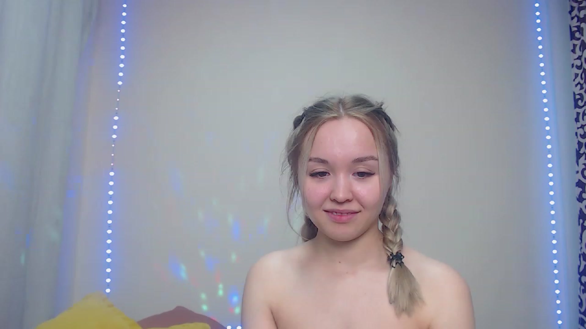 Gallery image thumbnail from HollyMich's myfreecams stream on, 02/21/2023, 07:34 image 19 of 20