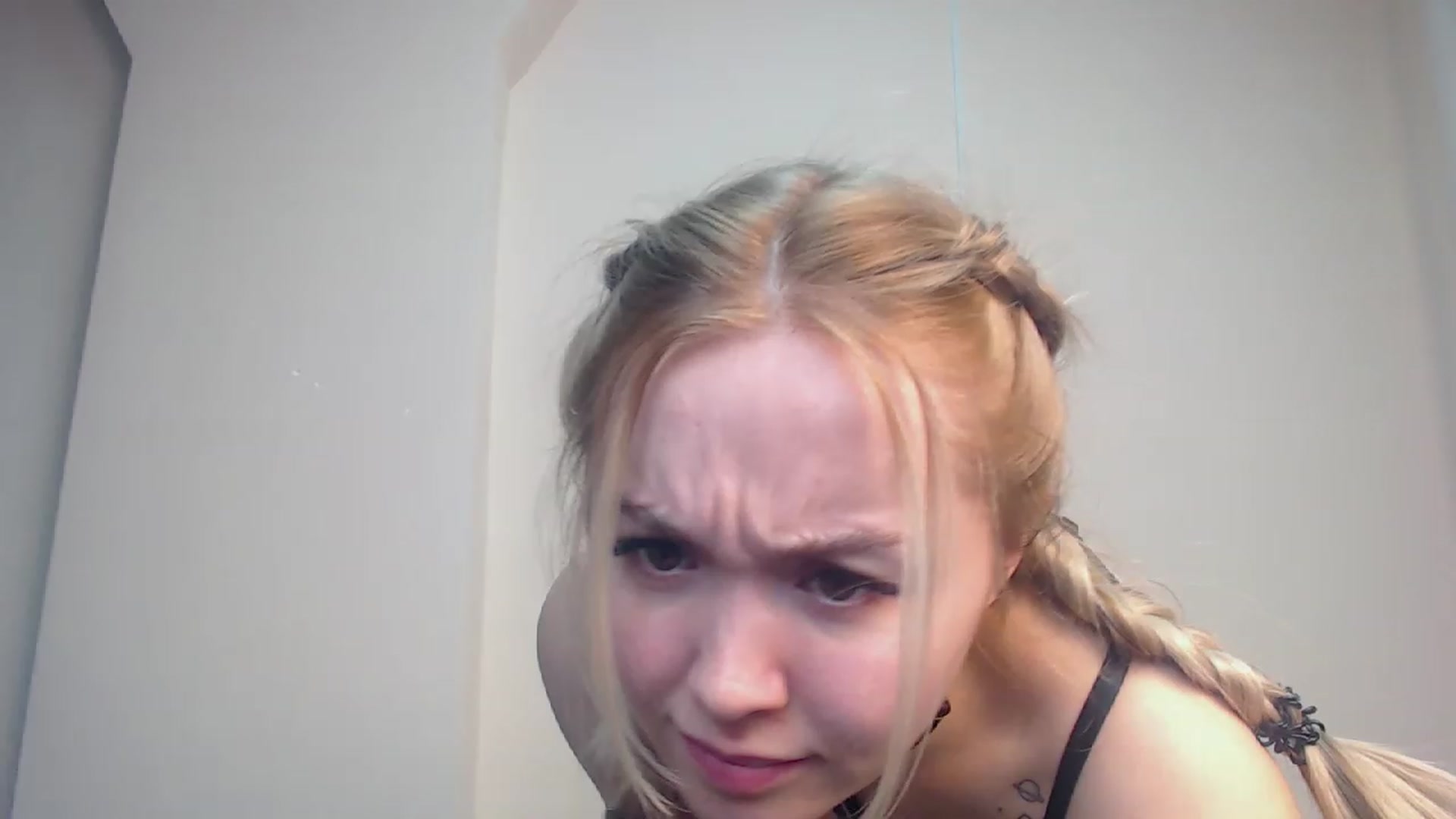 Gallery image thumbnail from HollyMich's myfreecams stream on, 02/21/2023, 07:34 image 15 of 20
