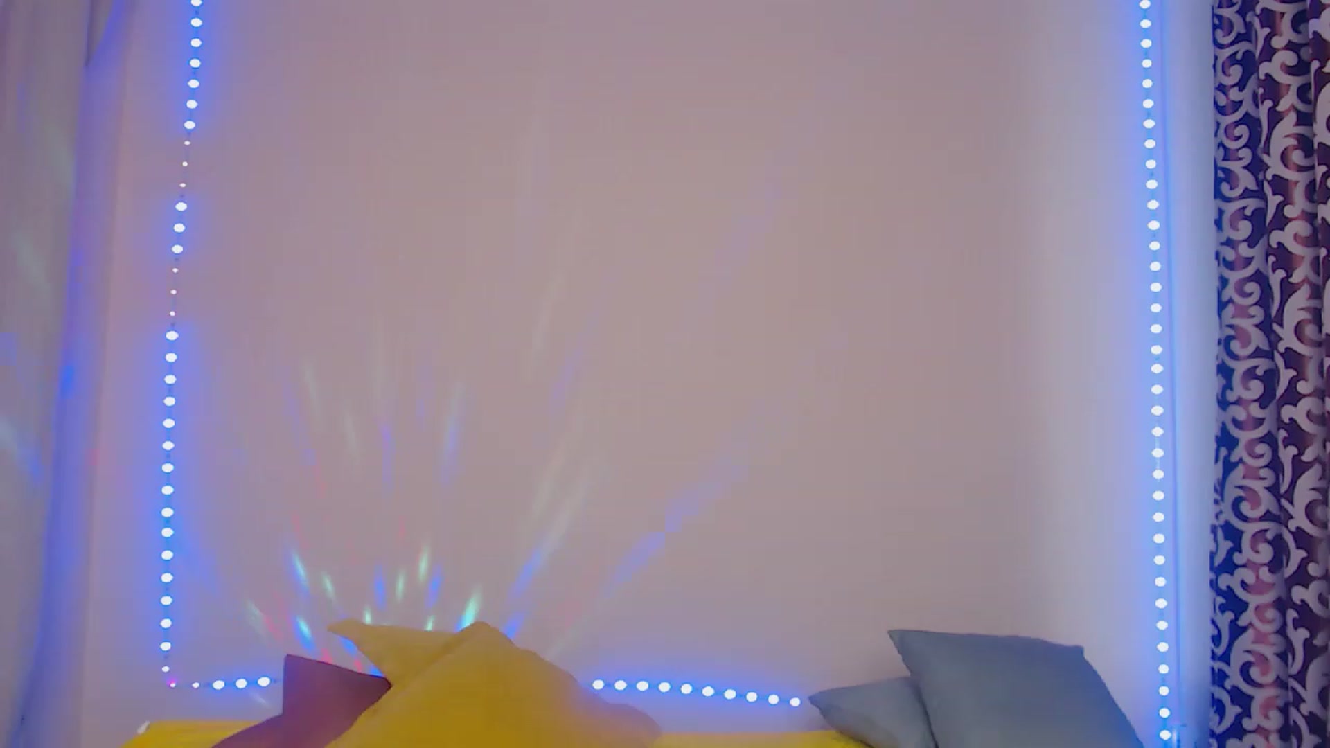Gallery image thumbnail from HollyMich's myfreecams stream on, 02/28/2023, 08:25 image 11 of 20