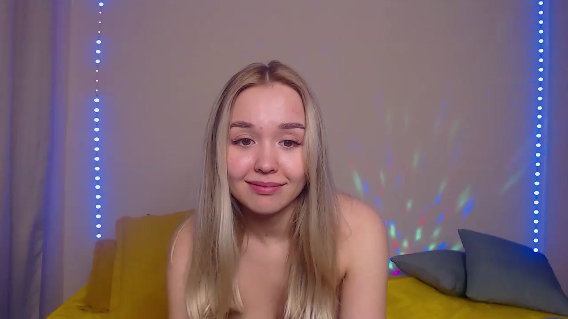 Gallery image thumbnail from HollyMich's myfreecams stream on, 03/02/2023, 08:17 image 4 of 20