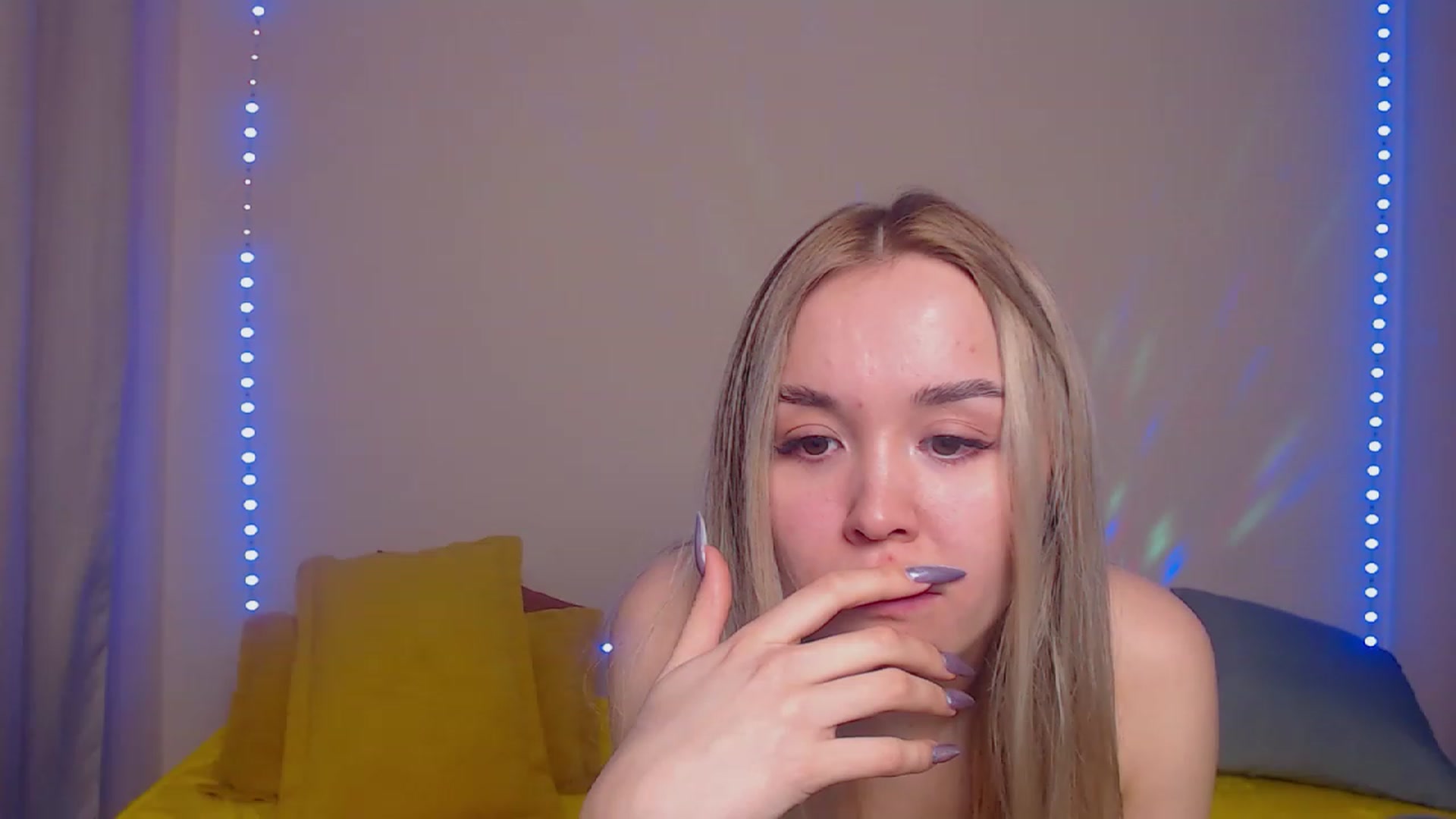 Gallery image thumbnail from HollyMich's myfreecams stream on, 03/02/2023, 08:17 image 20 of 20