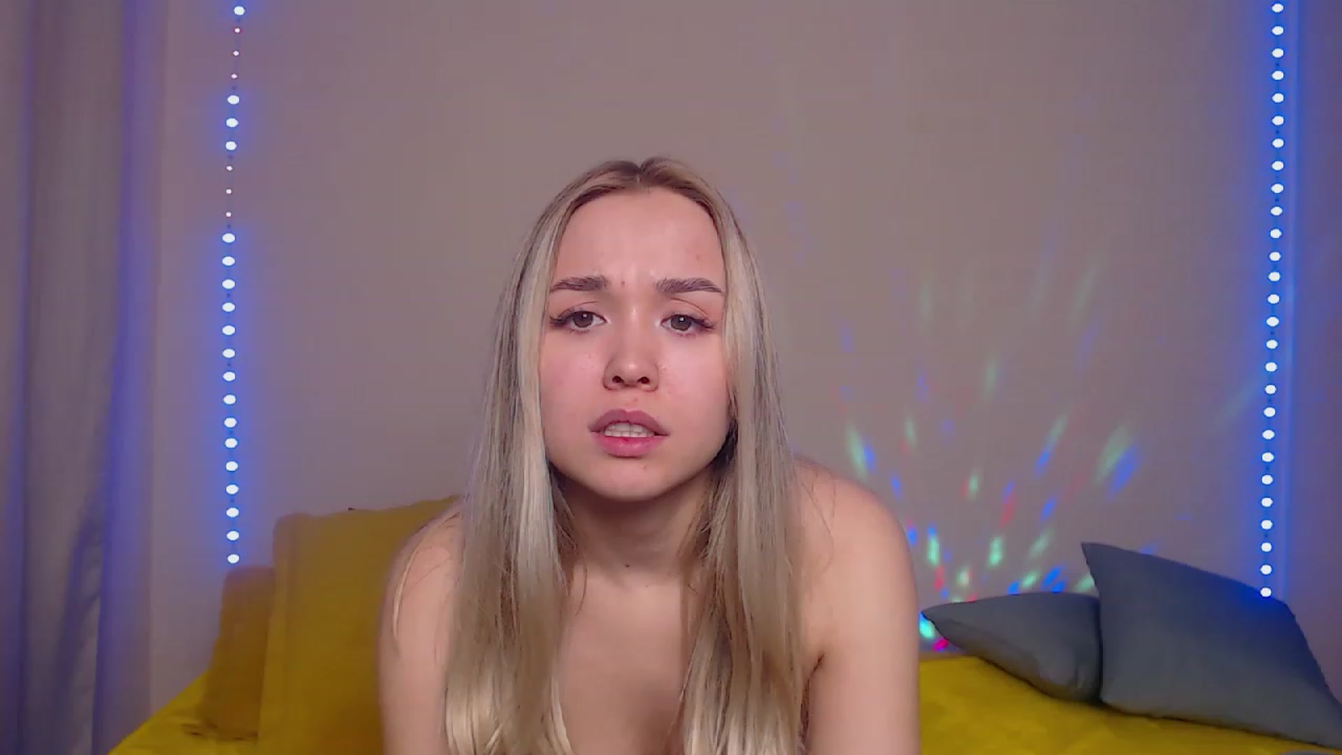 Gallery image thumbnail from HollyMich's myfreecams stream on, 03/02/2023, 08:17 image 5 of 20