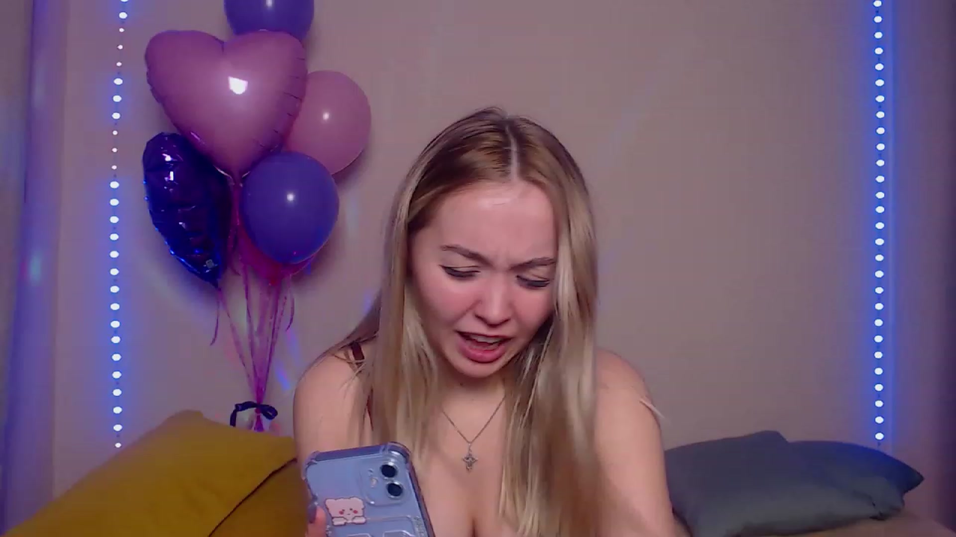 Gallery image thumbnail from HollyMich's myfreecams stream on, 03/13/2023, 06:11 image 1 of 20