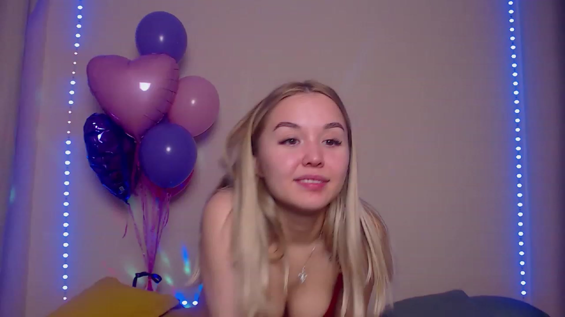 Gallery image thumbnail from HollyMich's myfreecams stream on, 03/13/2023, 06:11 image 14 of 20