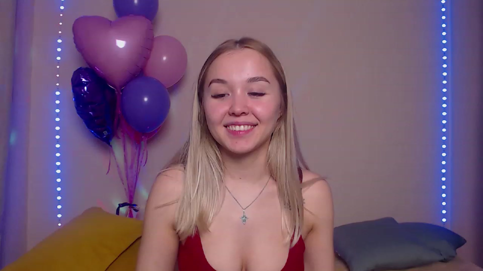 Gallery image thumbnail from HollyMich's myfreecams stream on, 03/13/2023, 06:11 image 5 of 20