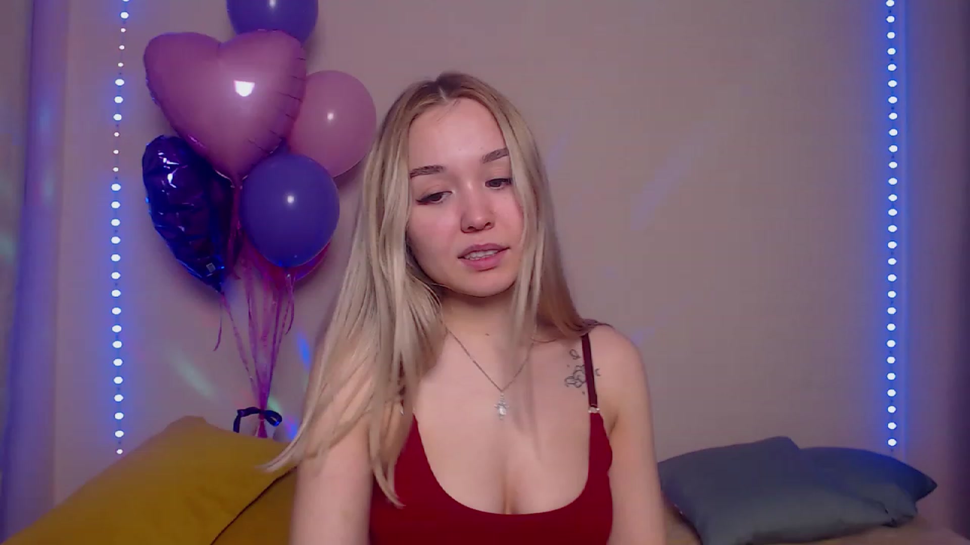 Gallery image thumbnail from HollyMich's myfreecams stream on, 03/13/2023, 06:11 image 4 of 20