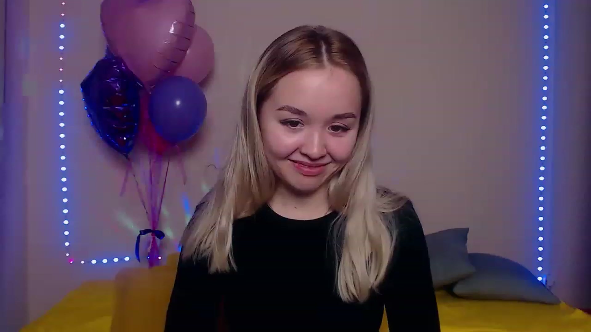 Gallery image thumbnail from HollyMich's myfreecams stream on, 03/16/2023, 09:32 image 18 of 20