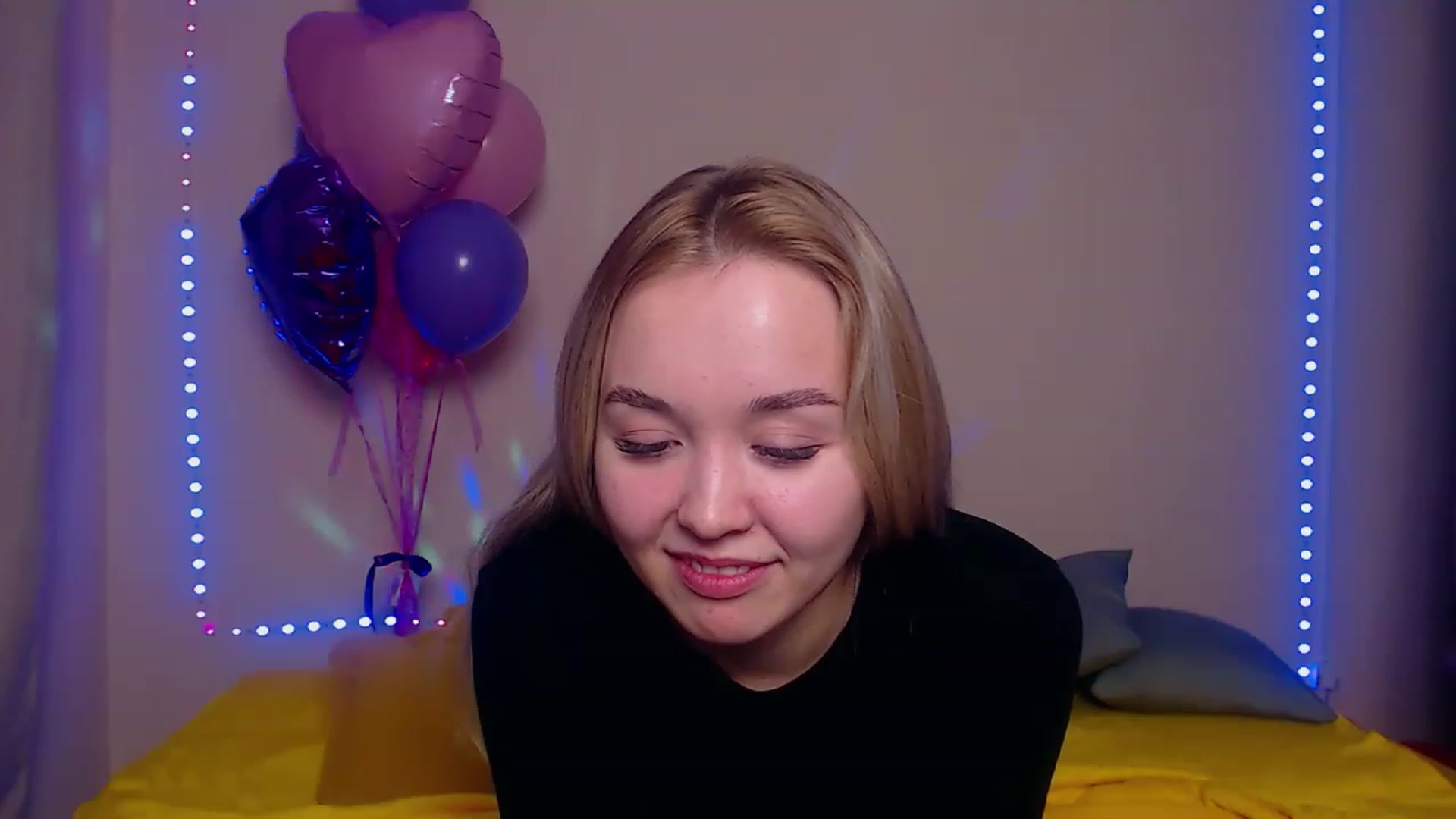 Gallery image thumbnail from HollyMich's myfreecams stream on, 03/16/2023, 09:32 image 16 of 20