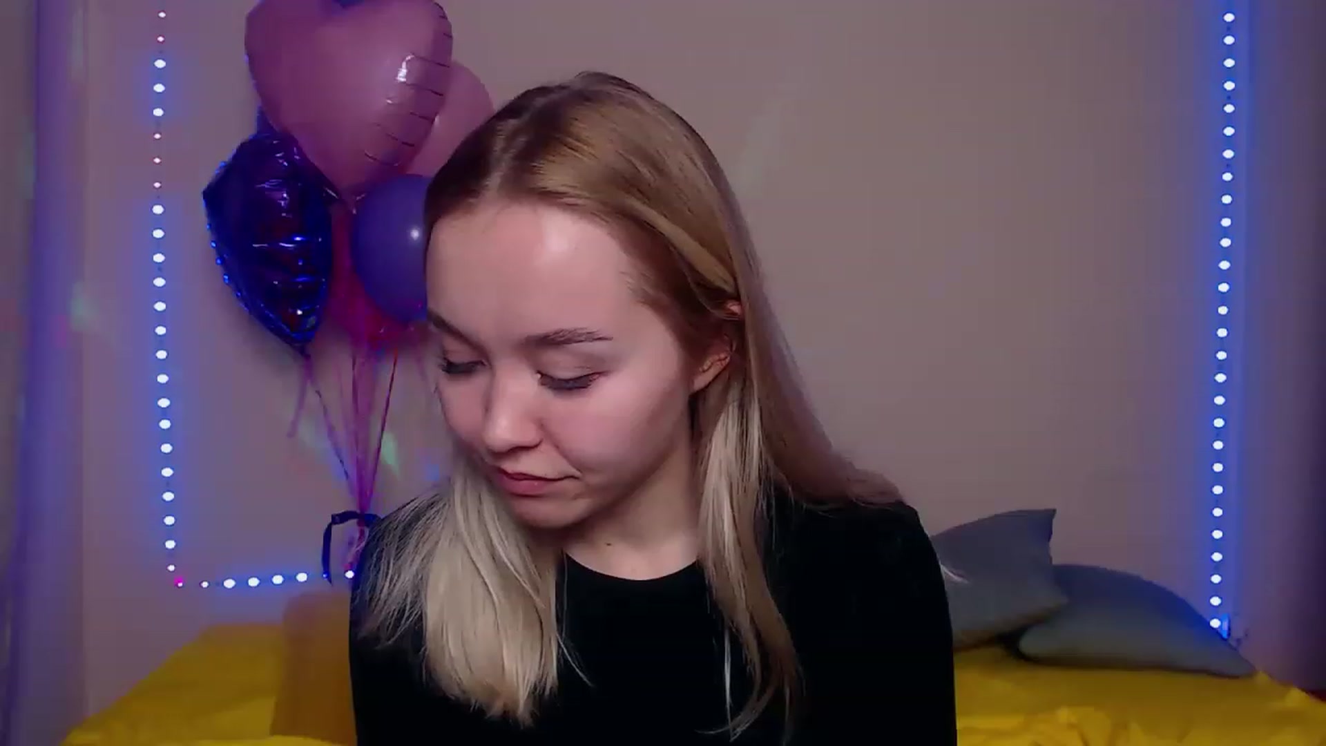 Gallery image thumbnail from HollyMich's myfreecams stream on, 03/16/2023, 09:32 image 20 of 20