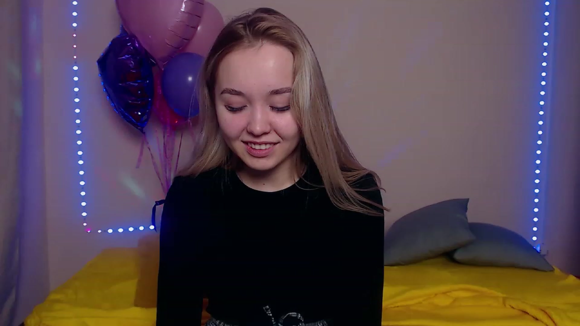 Gallery image thumbnail from HollyMich's myfreecams stream on, 03/16/2023, 09:32 image 4 of 20