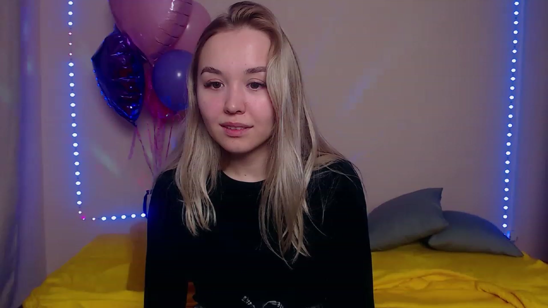 Gallery image thumbnail from HollyMich's myfreecams stream on, 03/16/2023, 09:32 image 5 of 20
