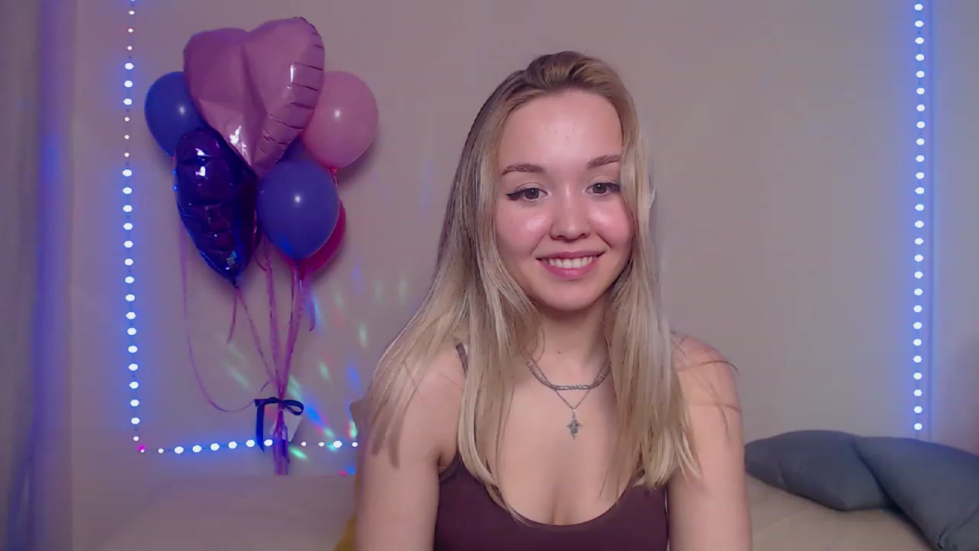 Gallery image thumbnail from HollyMich's myfreecams stream on, 03/25/2023, 10:42 image 2 of 20