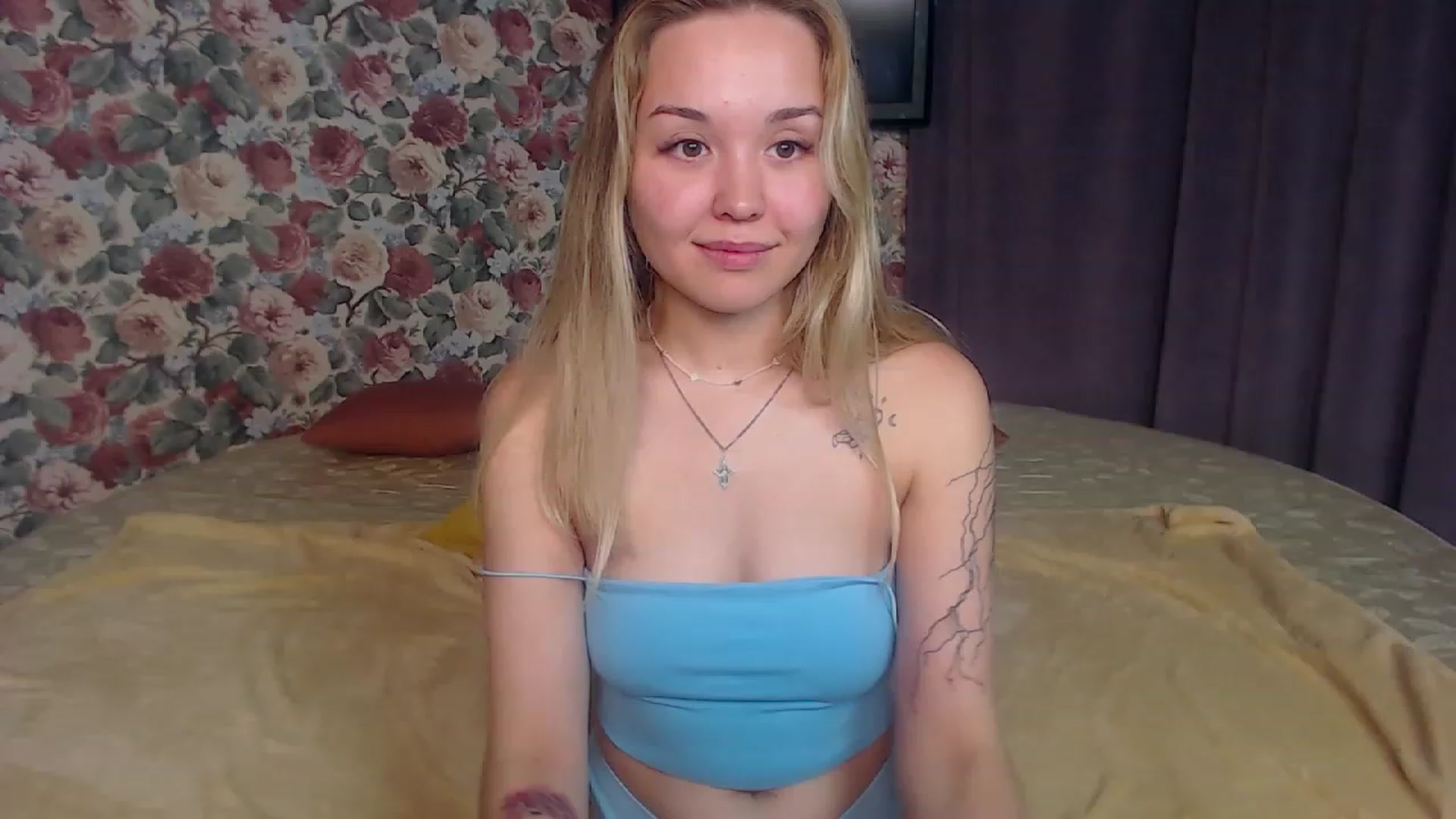Gallery image thumbnail from HollyMich's myfreecams stream on, 06/24/2023, 11:09 image 2 of 20