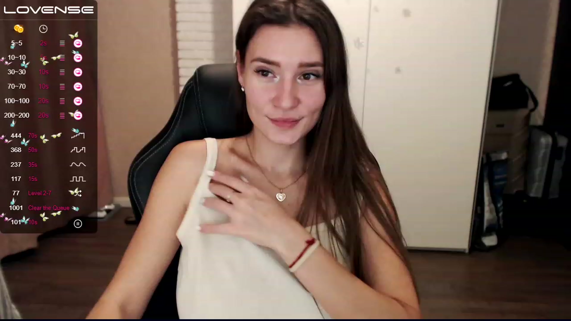 Gallery image thumbnail from HollyMollyy's myfreecams stream on, 11/23/2022, 02:40 image 4 of 20