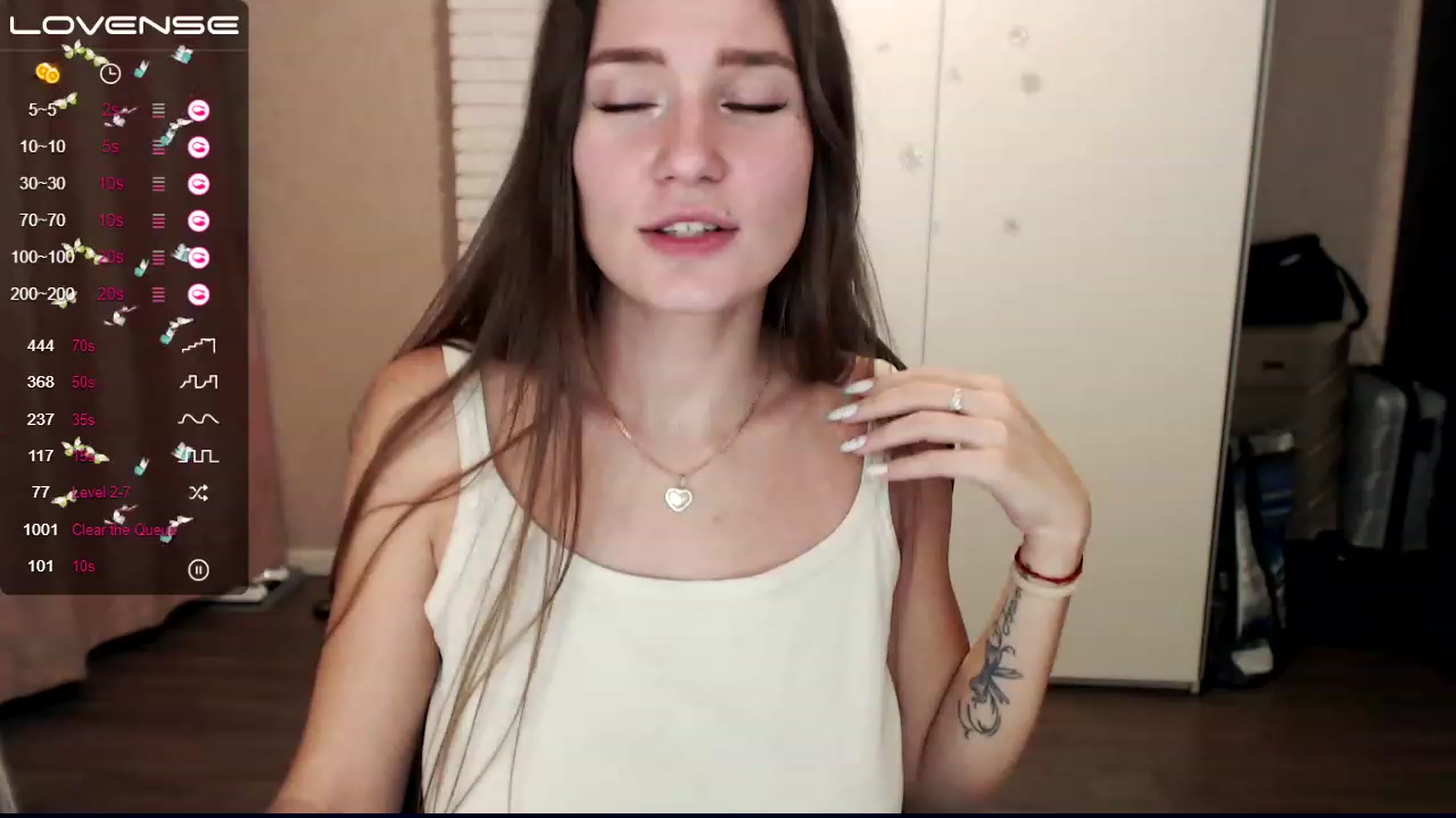 Gallery image thumbnail from HollyMollyy's myfreecams stream on, 11/23/2022, 02:40 image 2 of 20