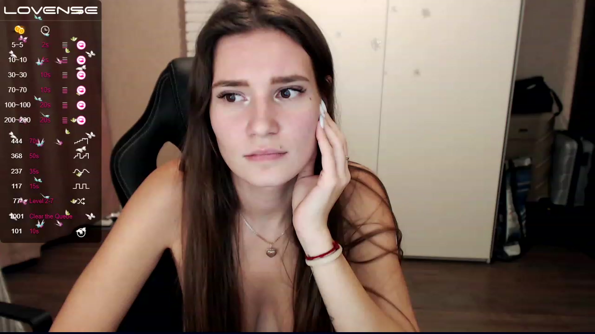 Gallery image thumbnail from HollyMollyy's myfreecams stream on, 11/23/2022, 03:35 image 18 of 20