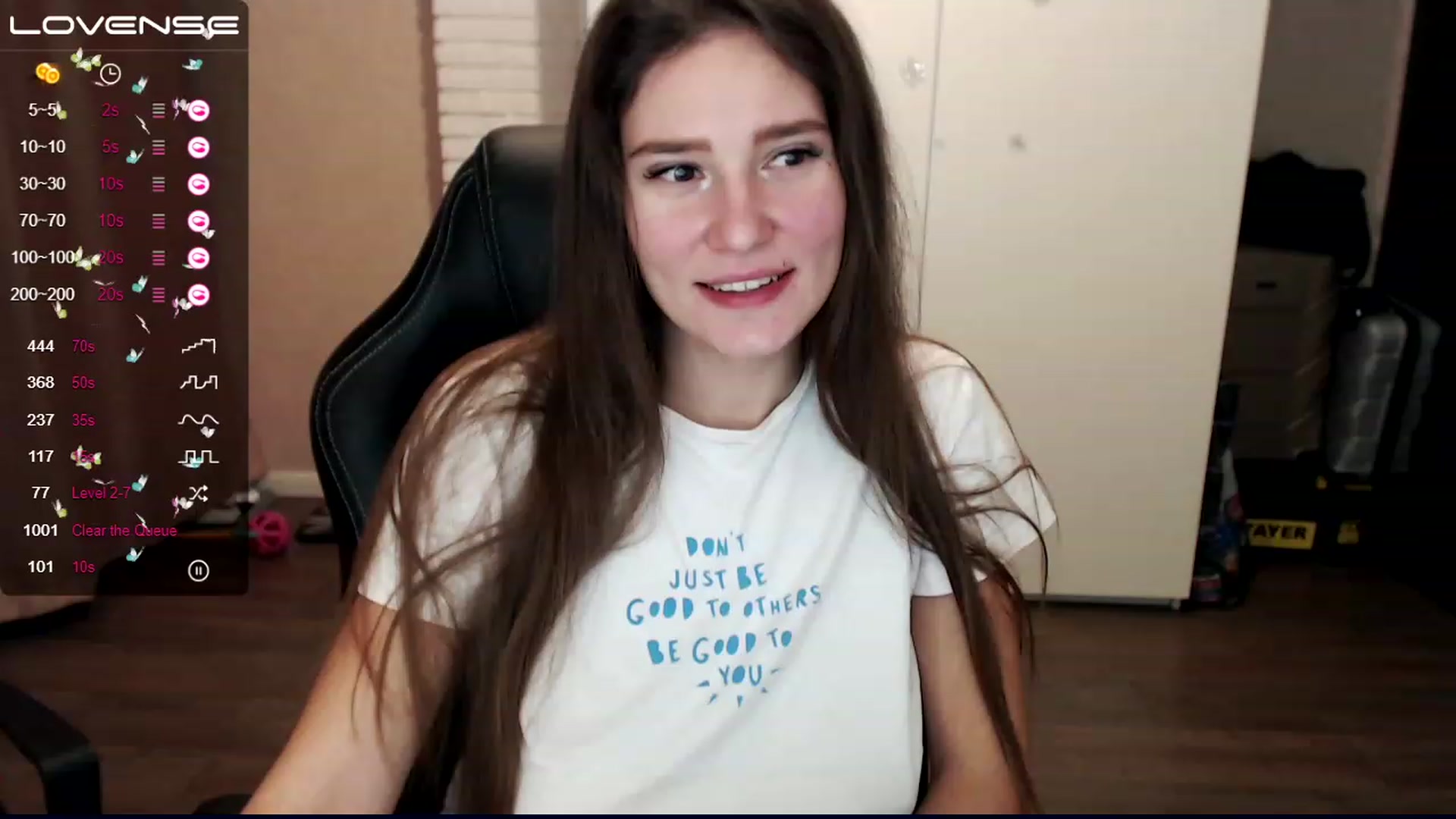 Gallery image thumbnail from HollyMollyy's myfreecams stream on, 12/01/2022, 22:08 image 3 of 20