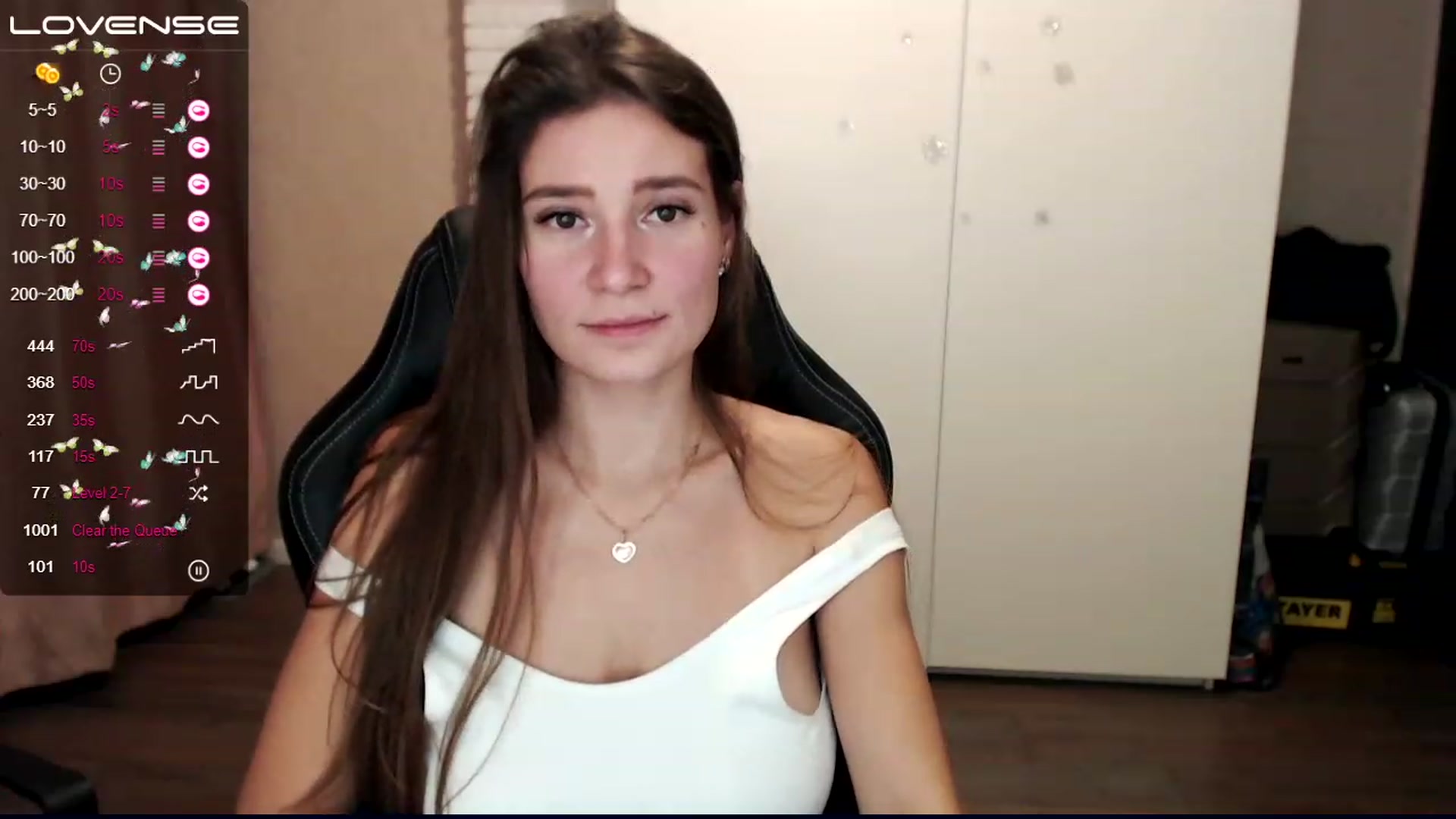 Gallery image thumbnail from HollyMollyy's myfreecams stream on, 12/01/2022, 23:07 image 19 of 20