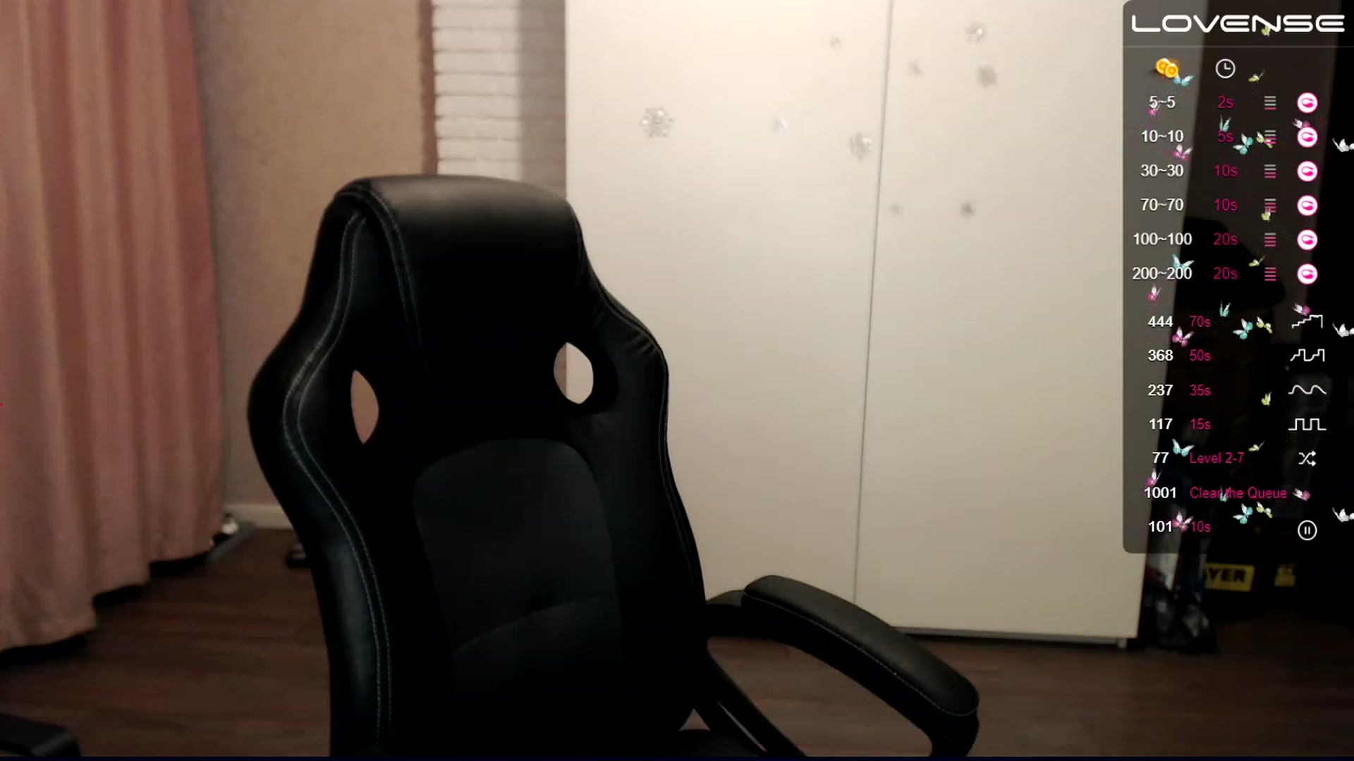 Gallery image thumbnail from HollyMollyy's myfreecams stream on, 12/05/2022, 18:11 image 10 of 20