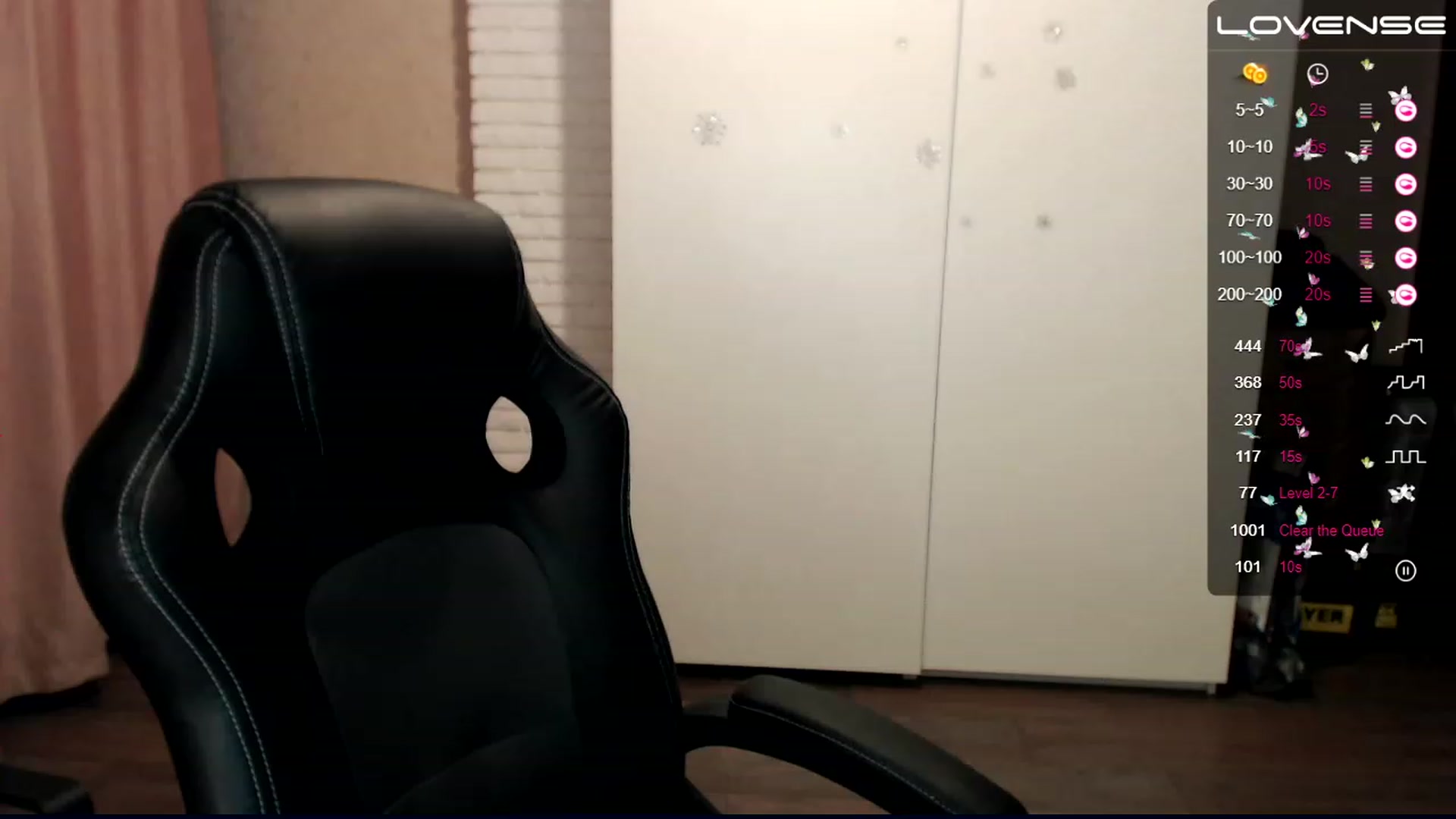 Gallery image thumbnail from HollyMollyy's myfreecams stream on, 12/05/2022, 22:20 image 1 of 20