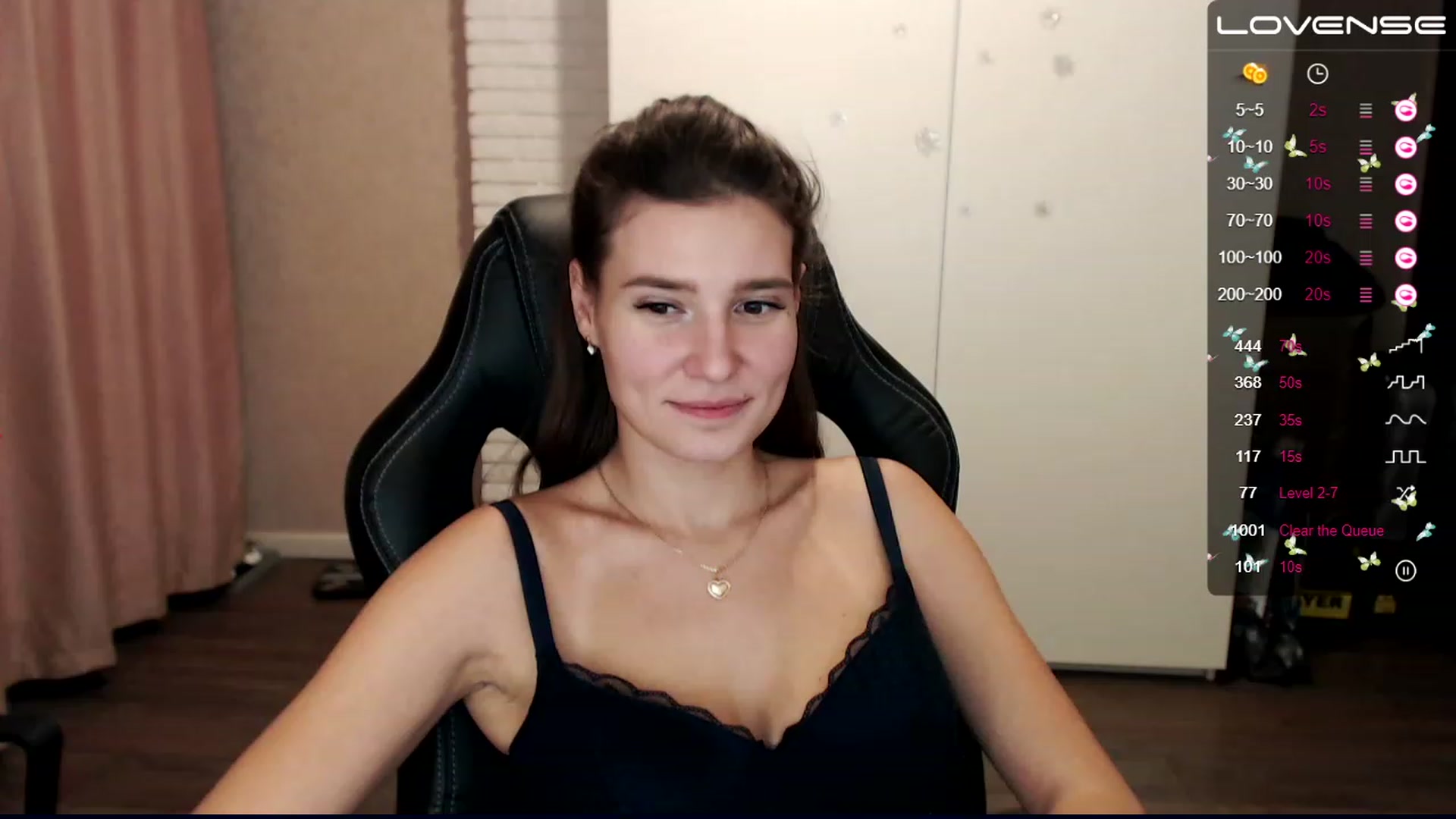 Gallery image thumbnail from HollyMollyy's myfreecams stream on, 12/05/2022, 22:34 image 7 of 20