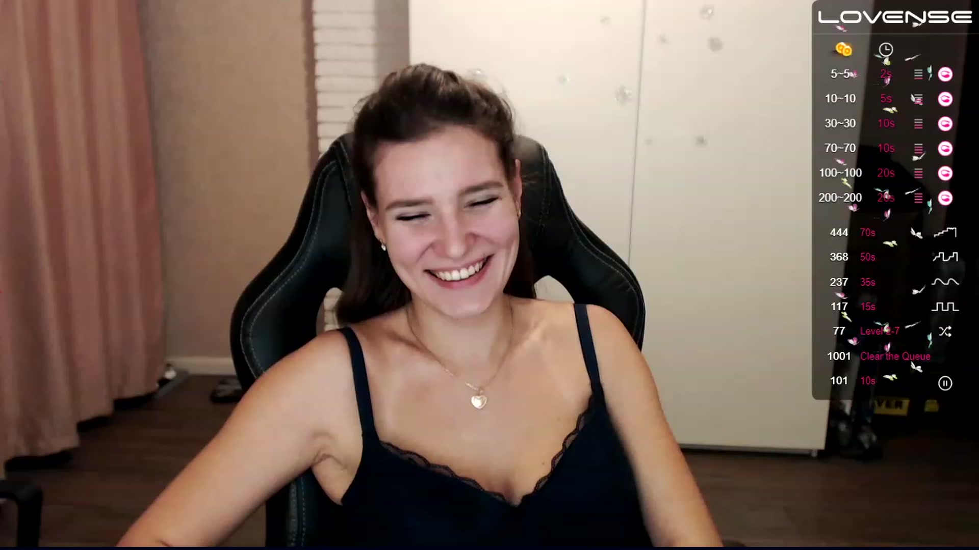Gallery image thumbnail from HollyMollyy's myfreecams stream on, 12/05/2022, 22:34 image 5 of 20