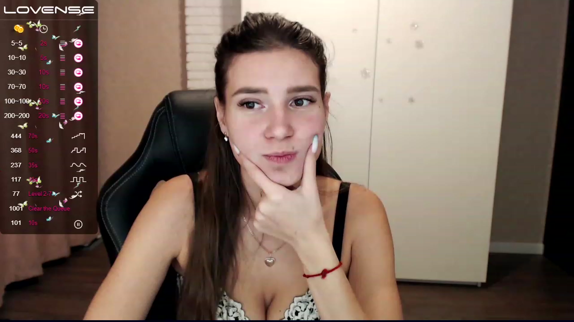 Gallery image thumbnail from HollyMollyy's myfreecams stream on, 12/06/2022, 16:41 image 16 of 20
