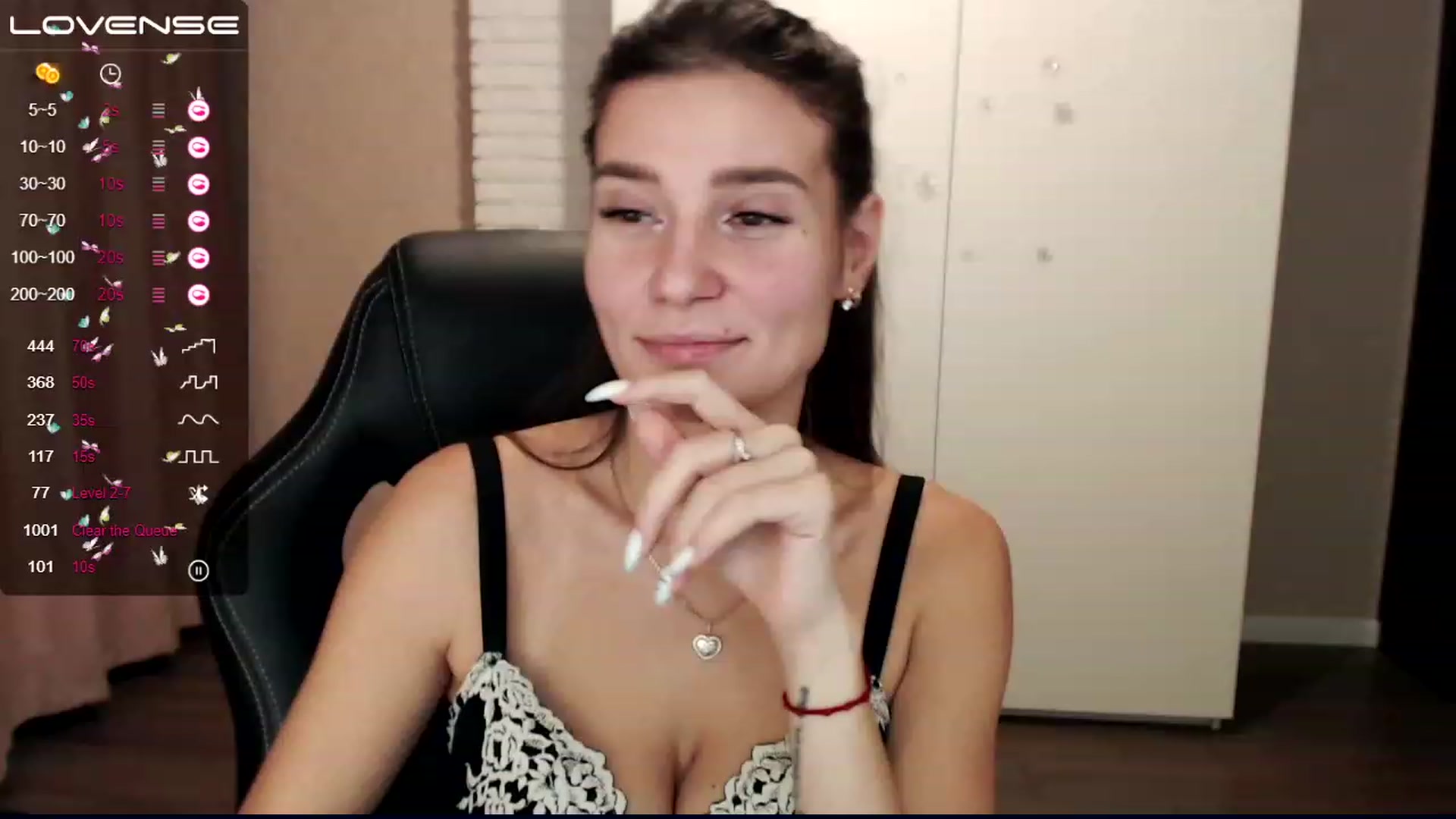 Gallery image thumbnail from HollyMollyy's myfreecams stream on, 12/06/2022, 16:41 image 12 of 20
