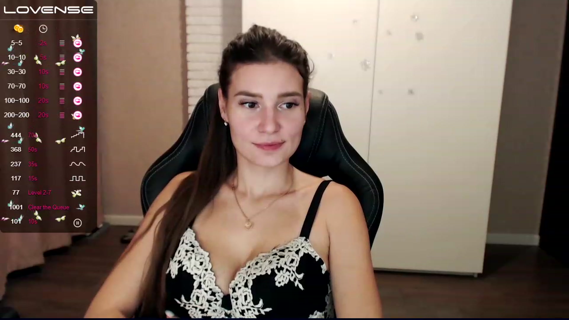 Gallery image thumbnail from HollyMollyy's myfreecams stream on, 12/06/2022, 18:49 image 14 of 20