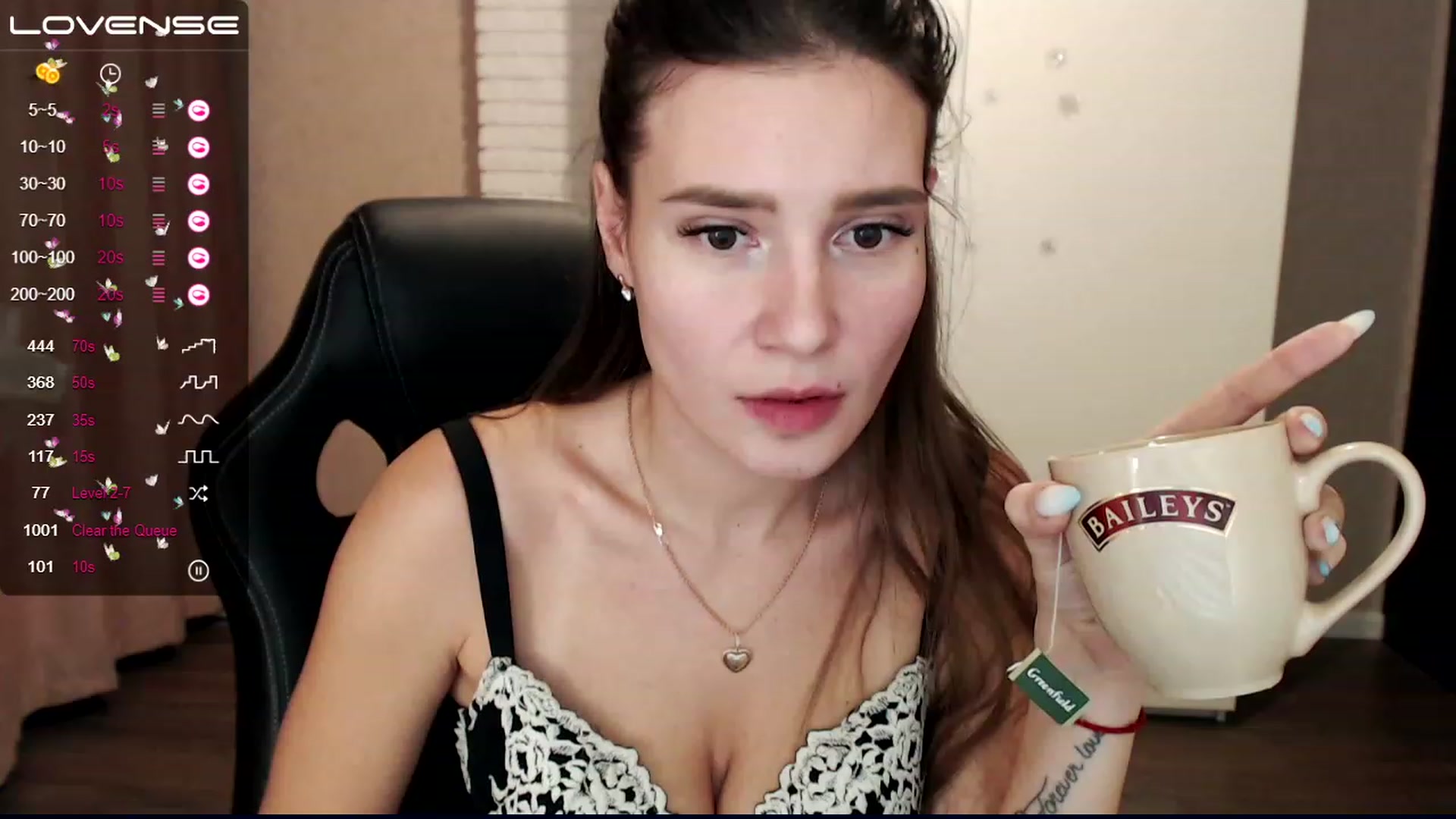Gallery image thumbnail from HollyMollyy's myfreecams stream on, 12/06/2022, 21:13 image 1 of 20